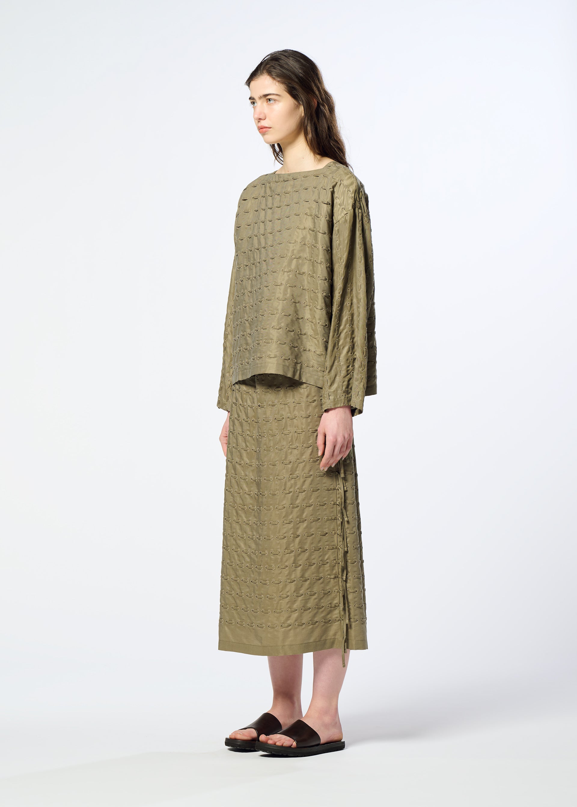 Issey Miyake Hole & Line sukně khaki děrovaná