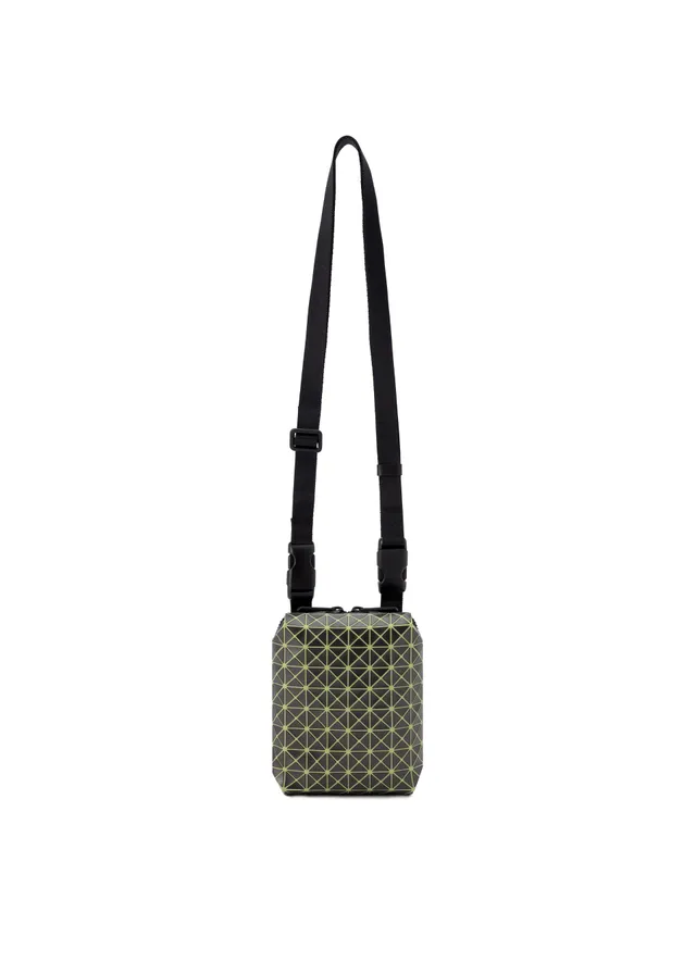 Issey Miyake Beetle Reflector crossbody black reflexní