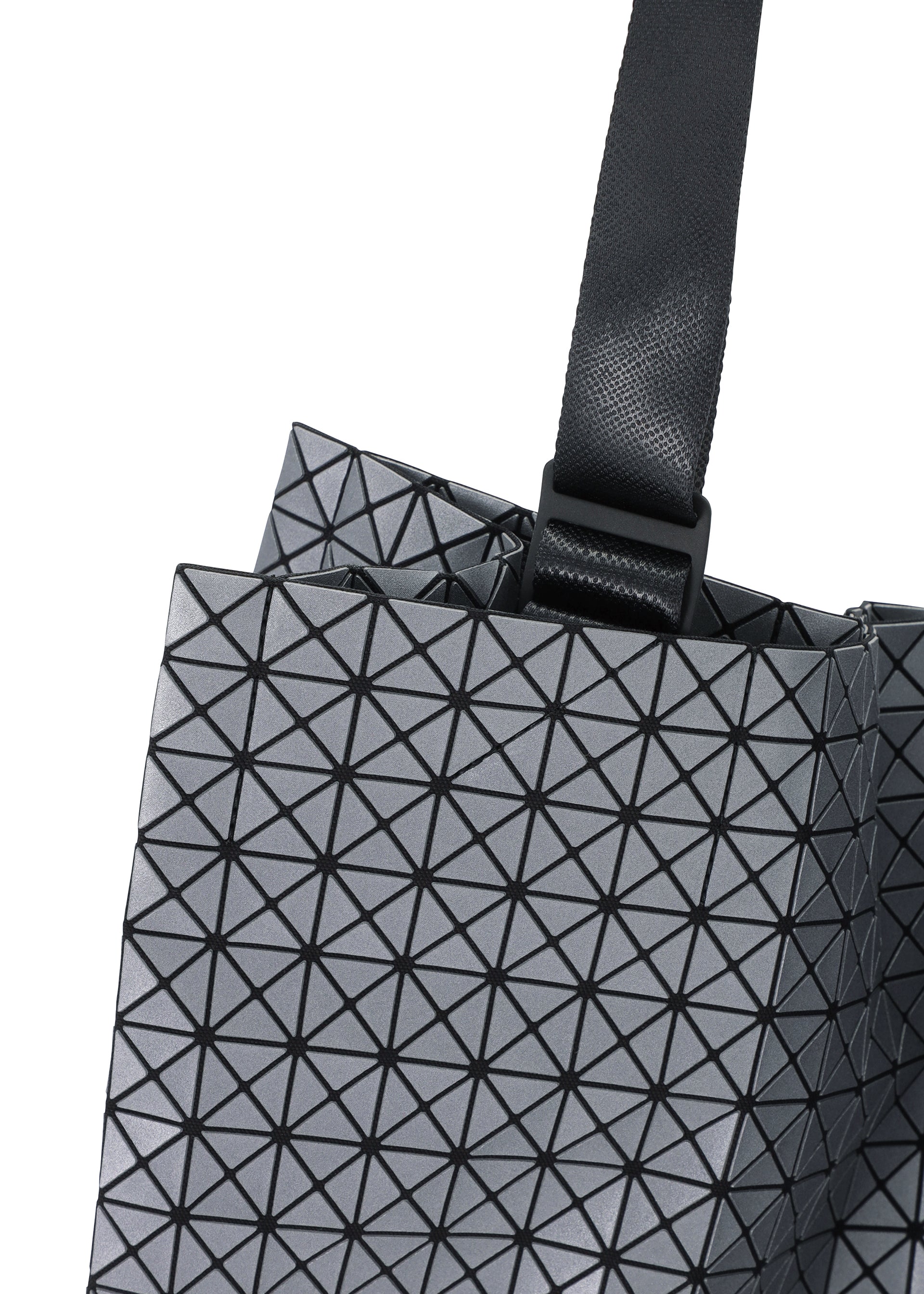 Issey Miyake CART REFLECTOR tote měděná reflexní A4