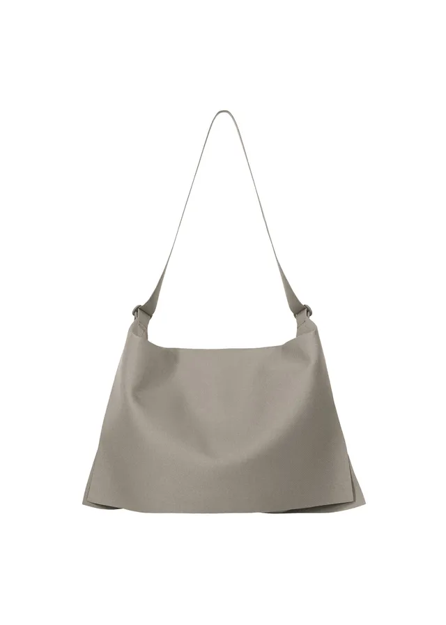 Issey Miyake Good Goods Roll kabelka přes rameno černá lehká