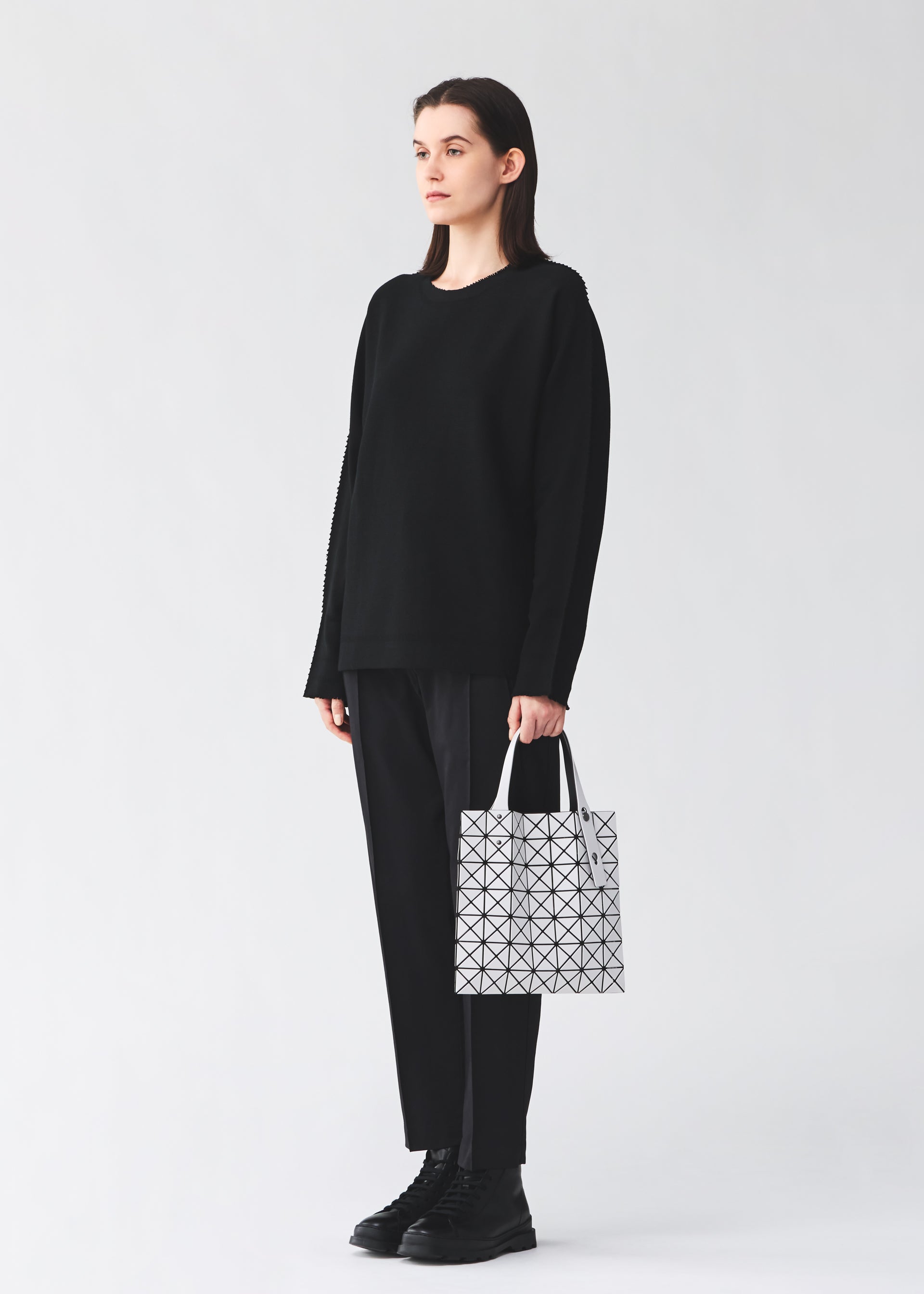 Issey Miyake Prism Matte tote černá