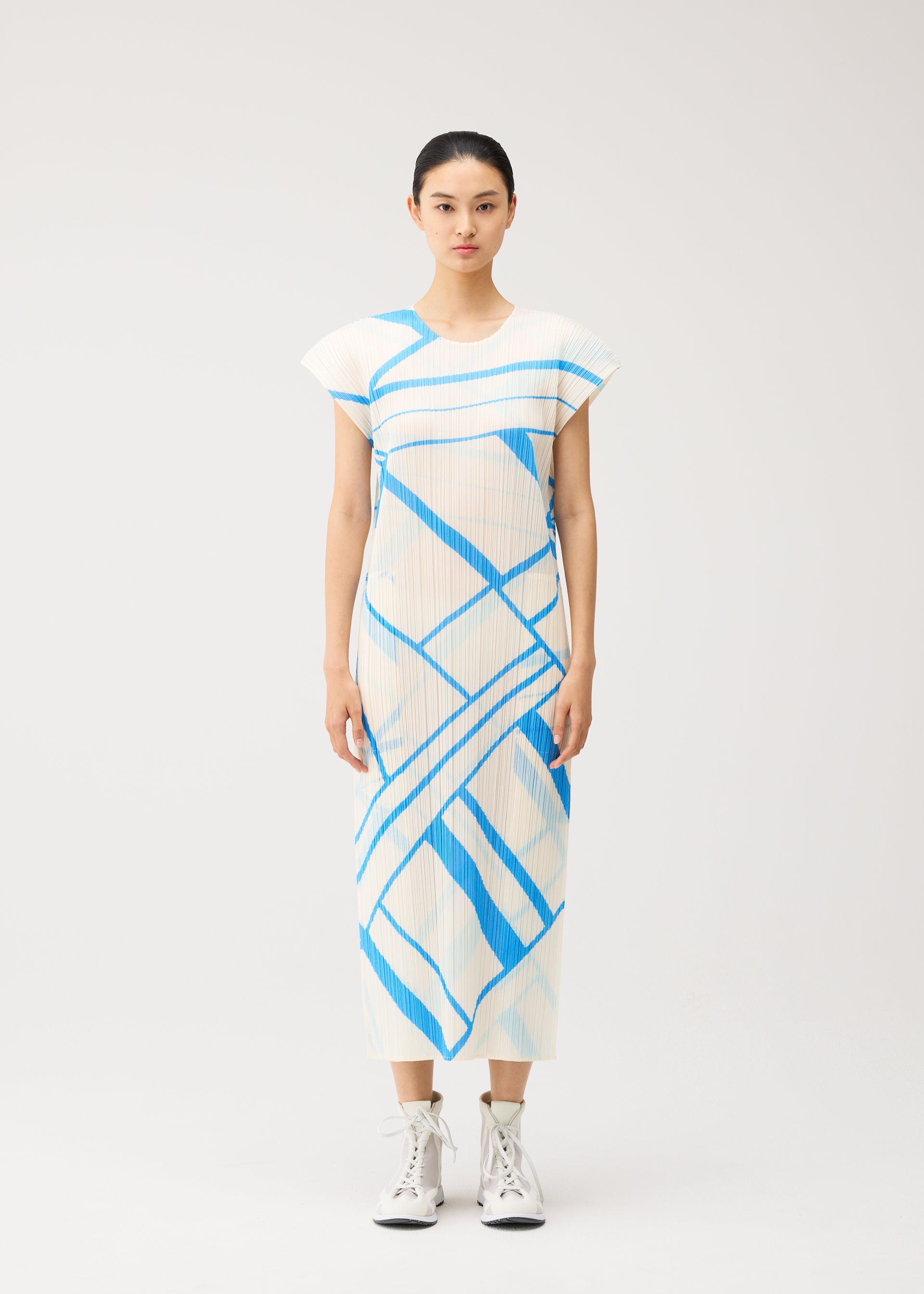 Issey Miyake Fold Line PP63204 šaty off white