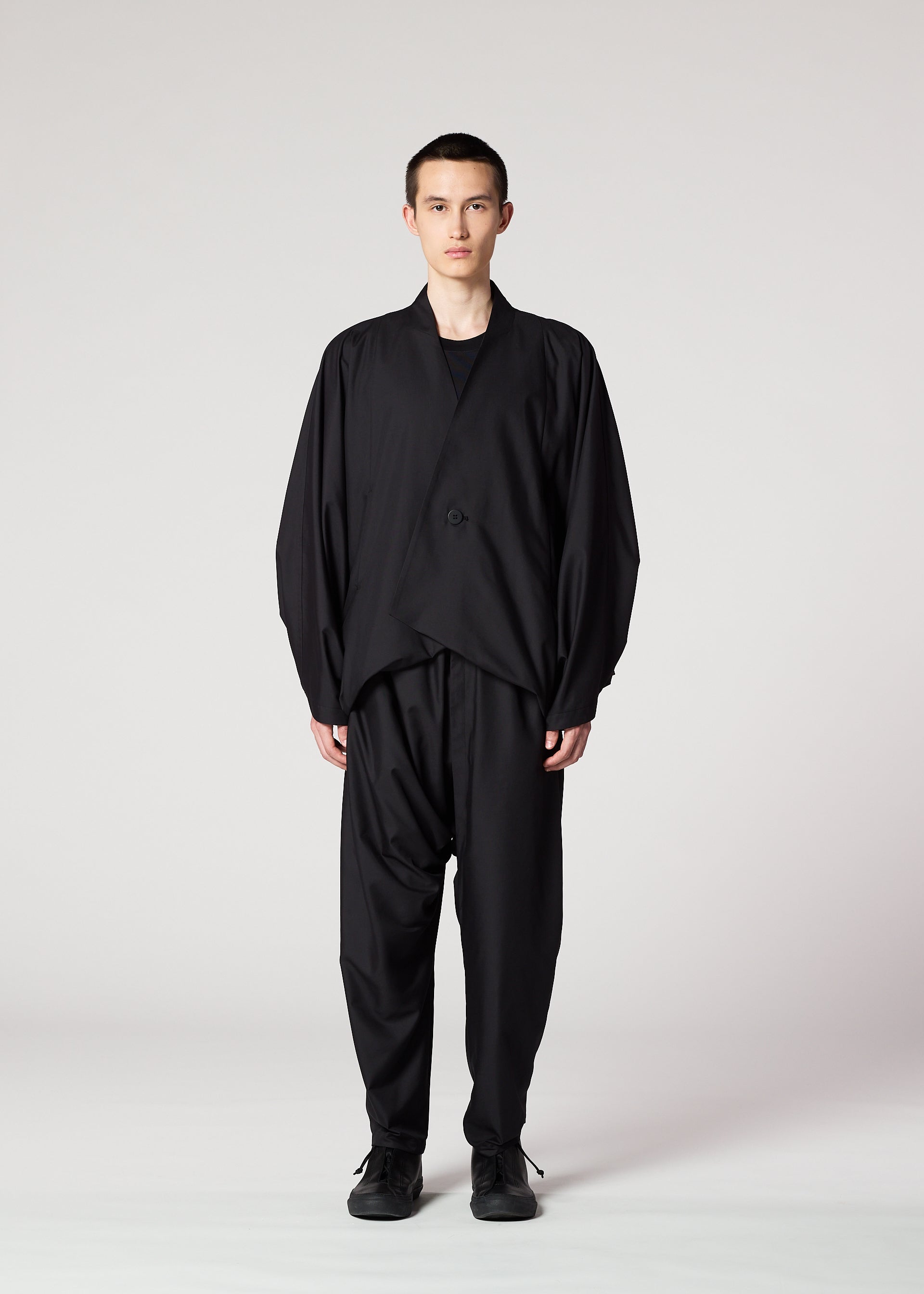 Issey Miyake SWING BLACK bunda černá vel. 3 bez límce