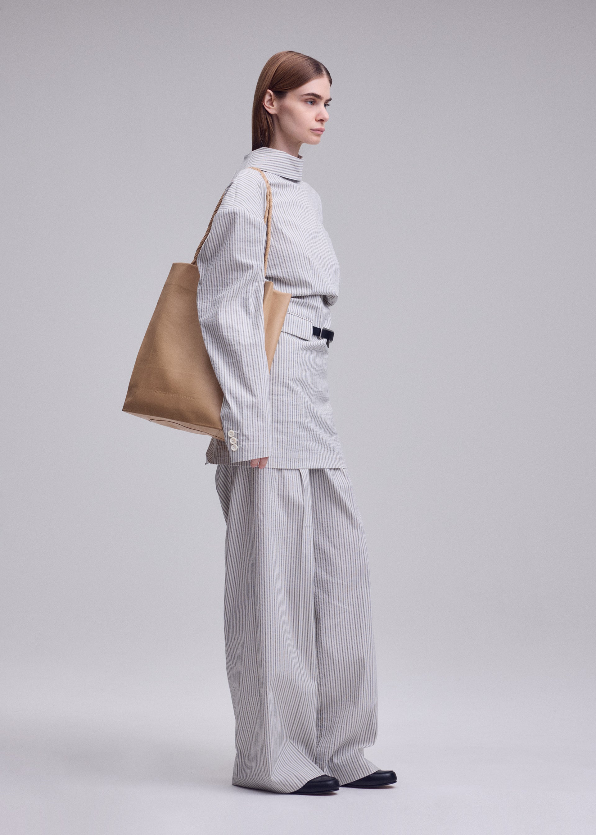 Issey Miyake Paper Bag tote černá kožená