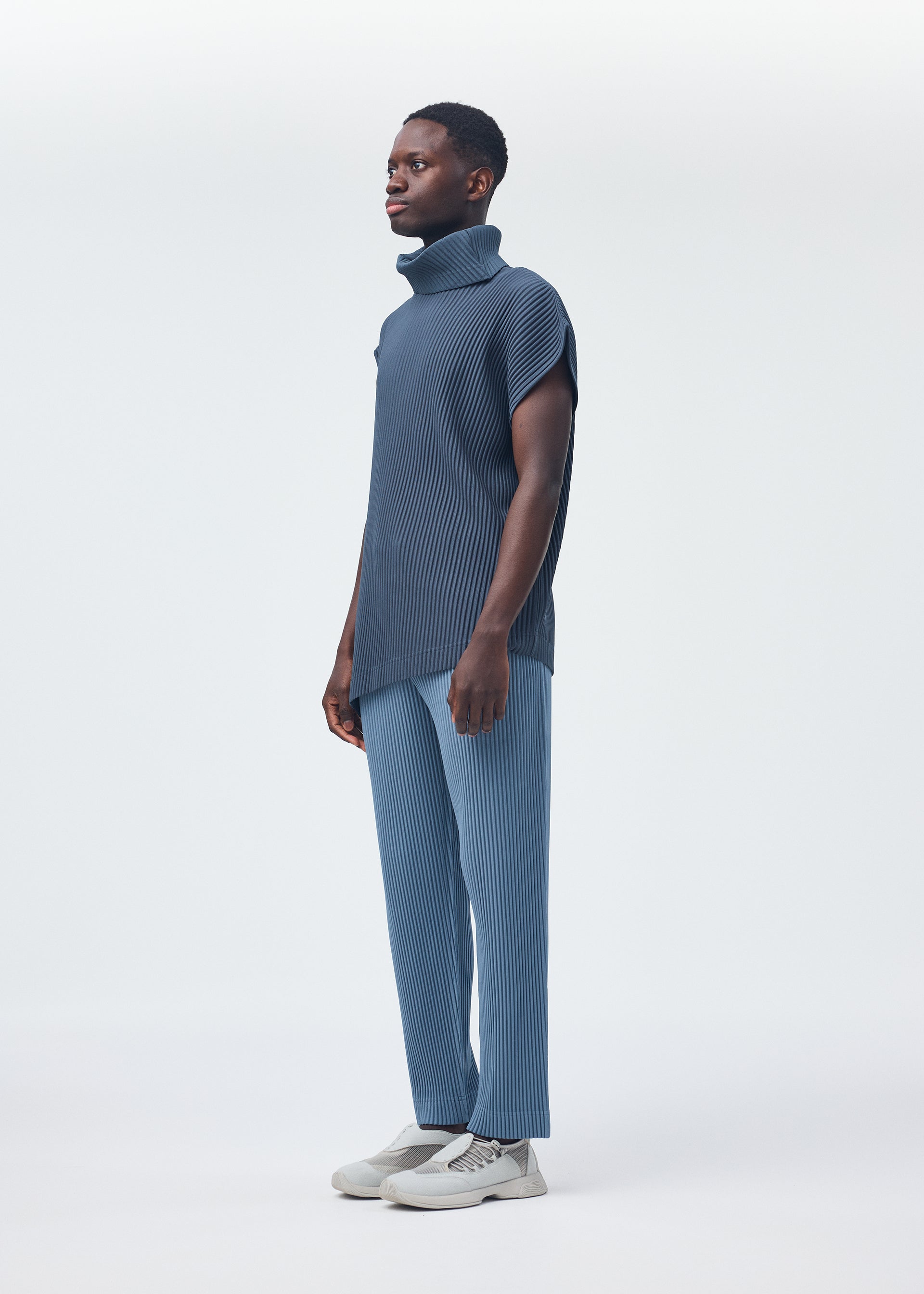 Homme Plissé Issey Miyake Angular Stone top coke gray 2