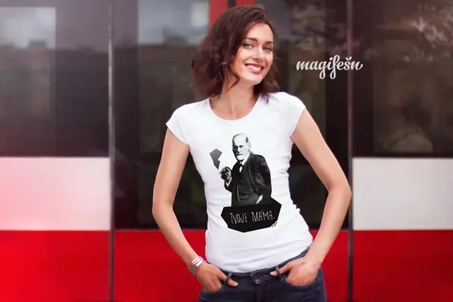 Magifešn BIO tričko XX Freud Tvoje máma Černá