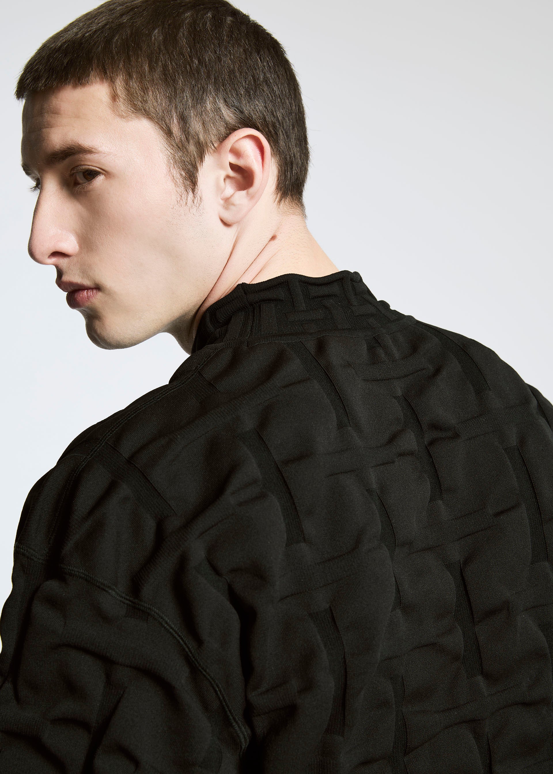 Issey Miyake Type-K 007 AT53487 pletený top s 3D strukturou