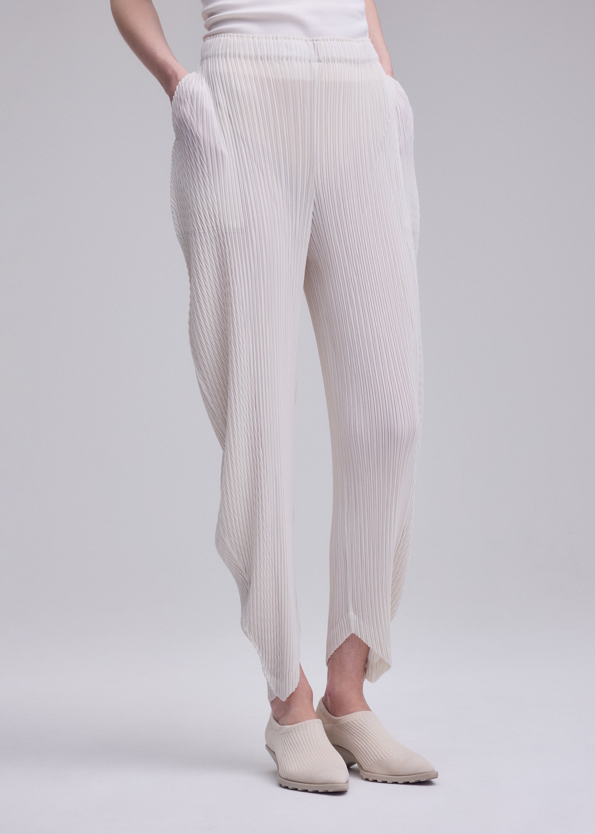 Issey Miyake Leaf Pleats kalhoty smetanové 2