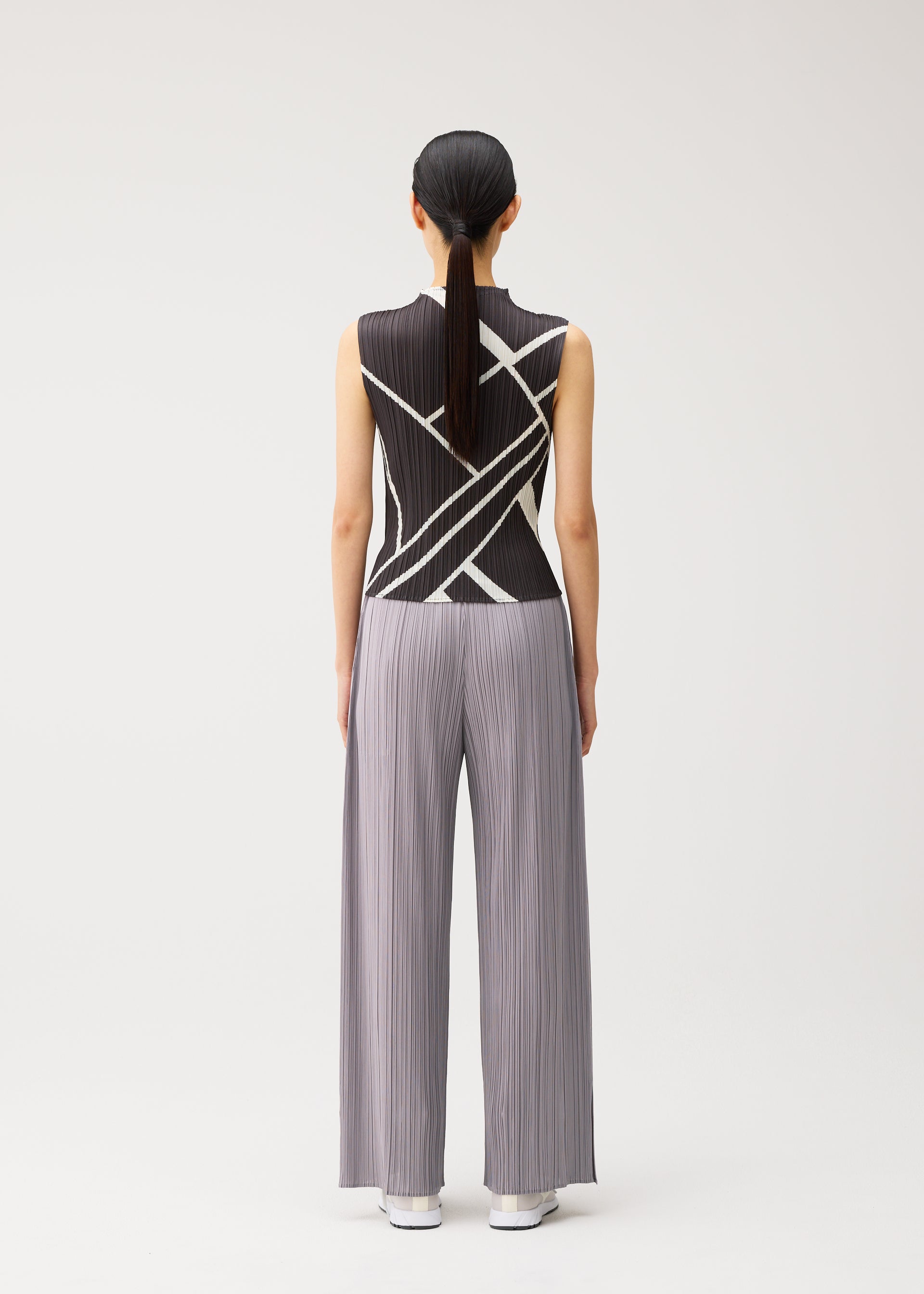 Issey Miyake Fold Line top bílý bez rukávů