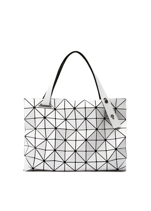 Issey Miyake Carton lakovaná kabelka bílá