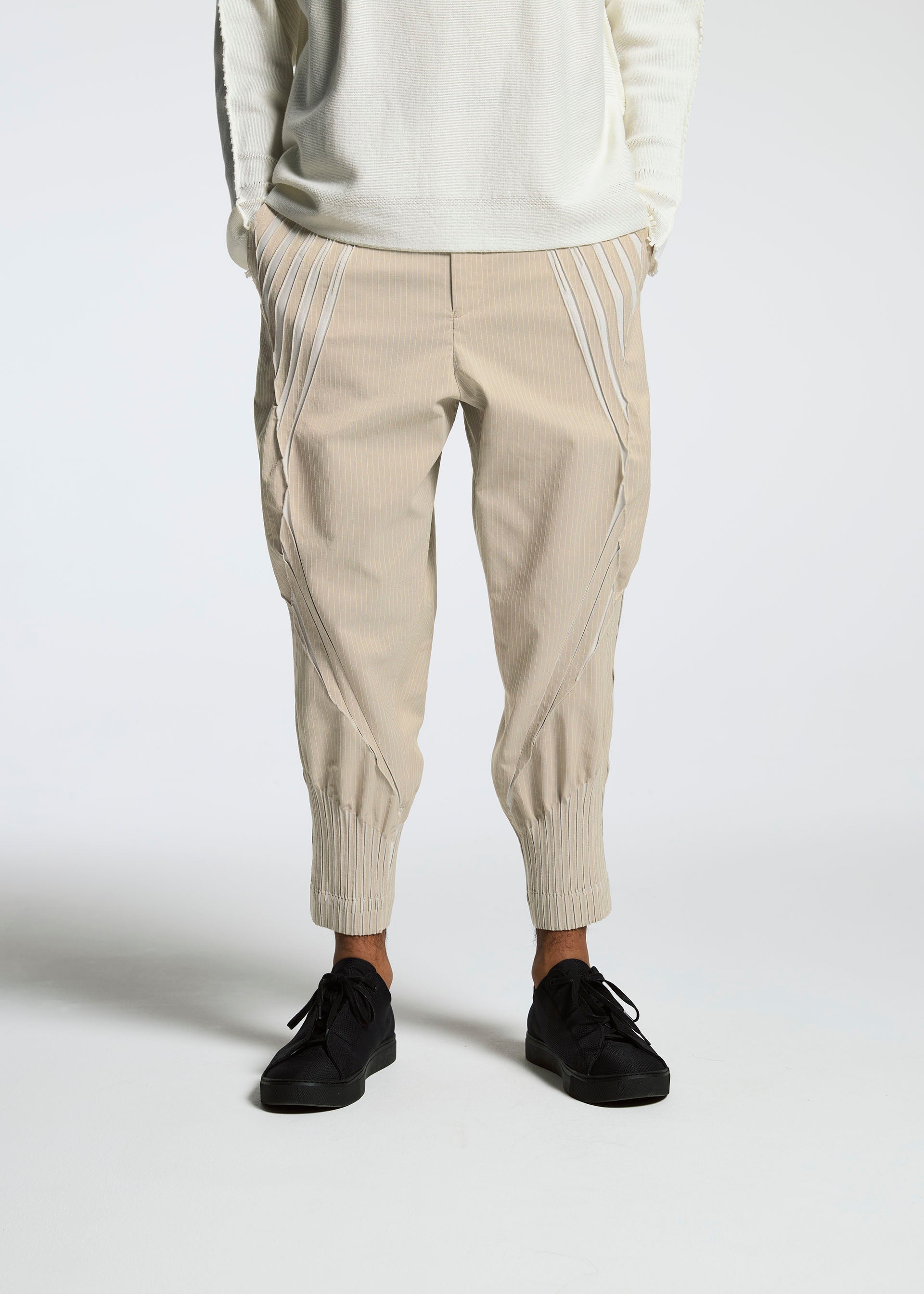 Issey Miyake Type-S 001-3 cropped kalhoty šedé pruhované
