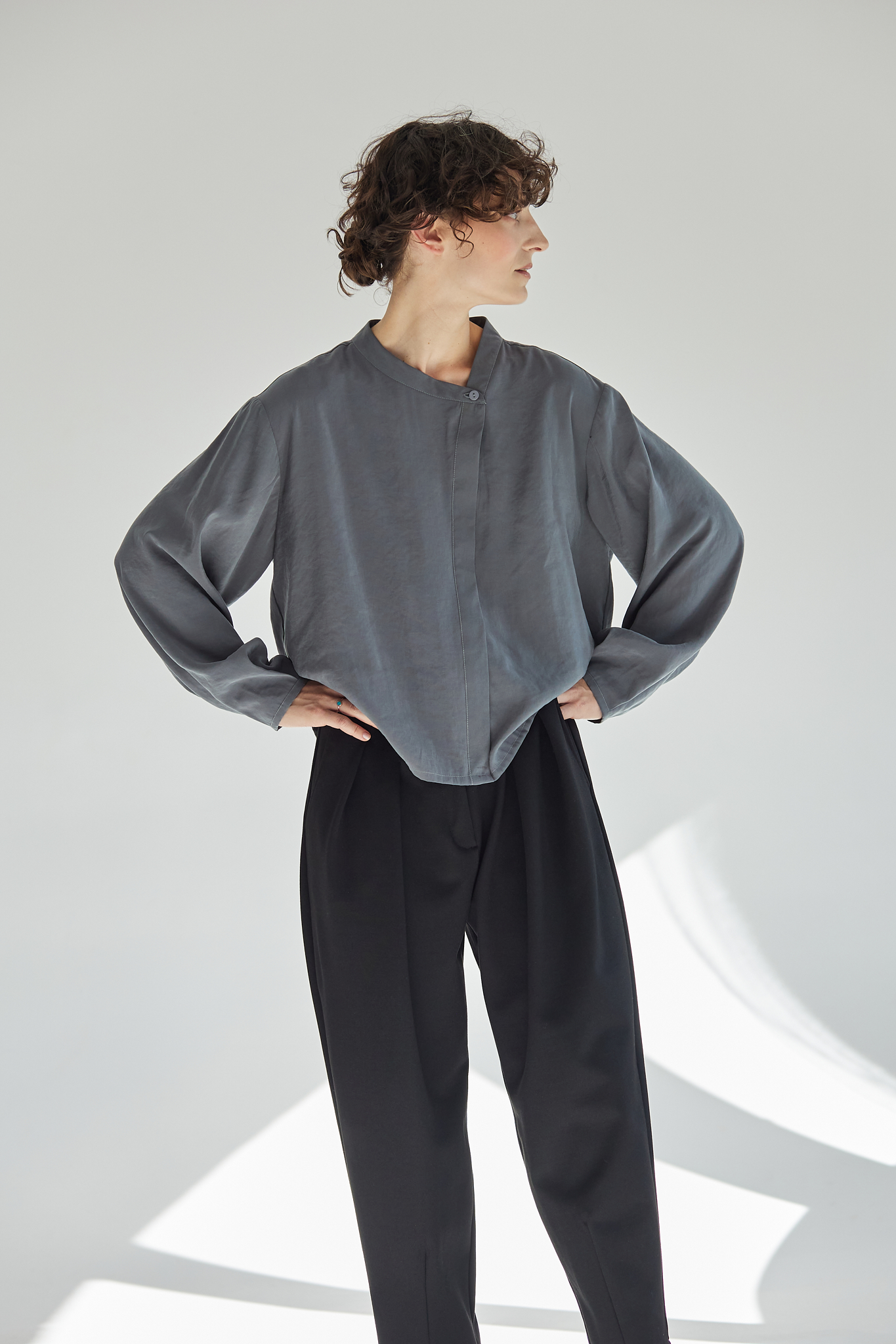 AURELIA & ZWEI FRAUEN Black Tulip kalhoty černé viskózové