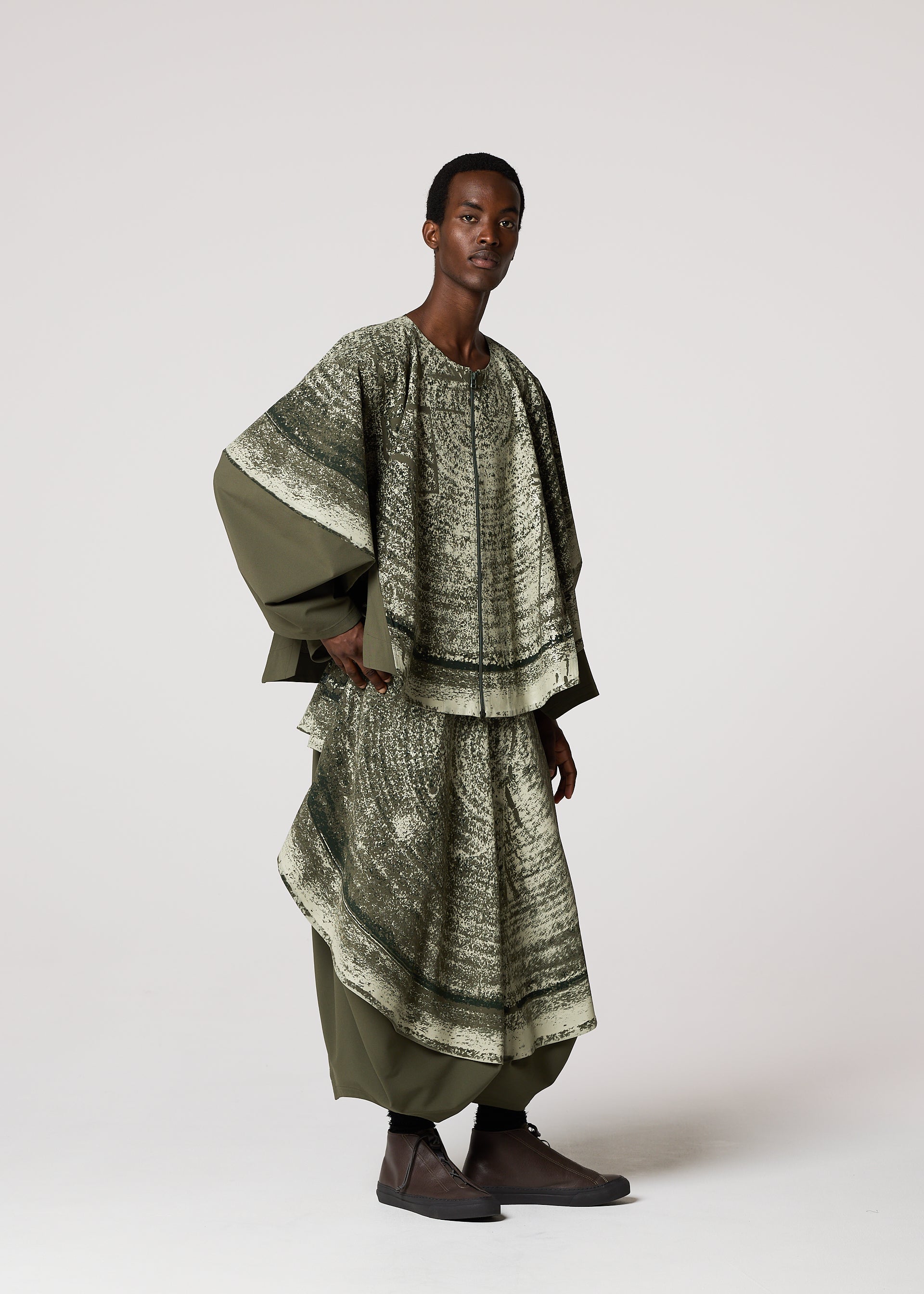 Issey Miyake Kaiyu LA61501 bunda Black celadon potisk