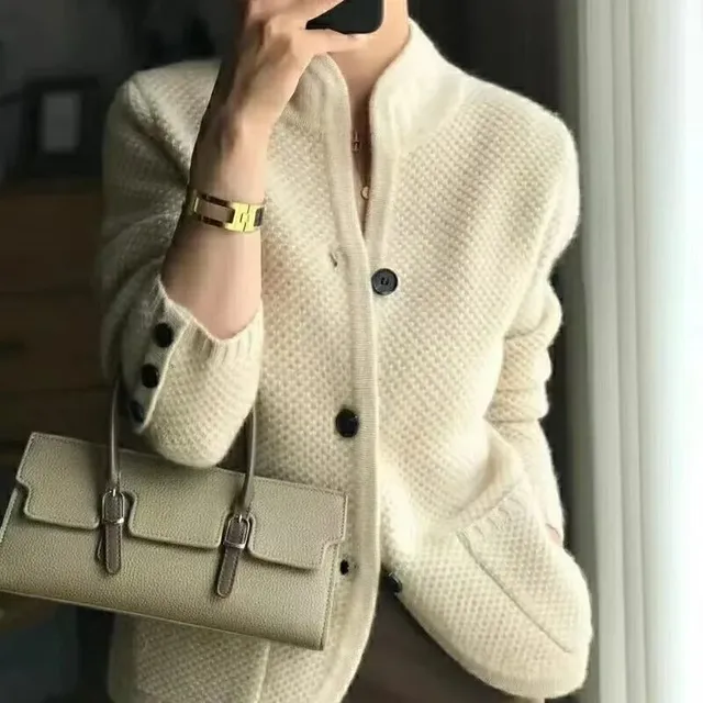 Norielle Elegant Strik kardigan s knoflíky béžový