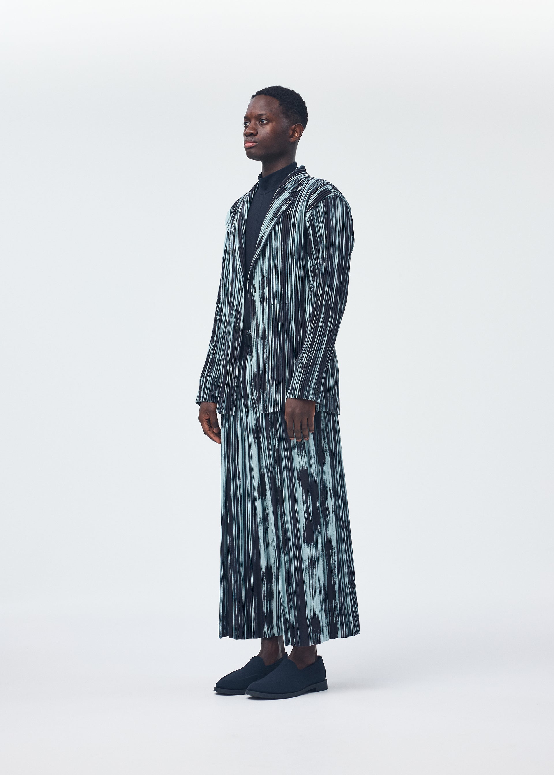 Issey Miyake Homme Plissé Brushstroke sako černé pruh
