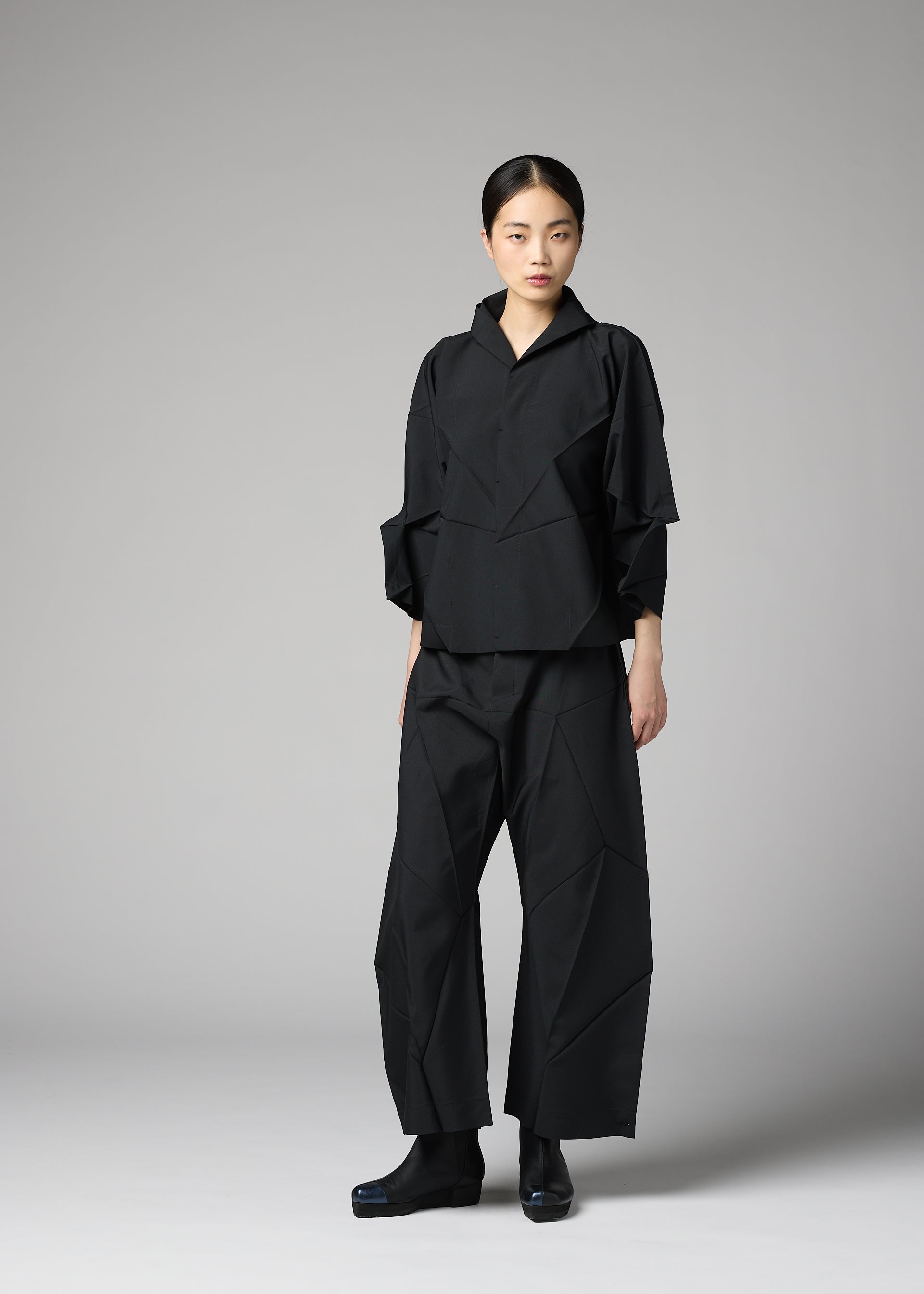 Issey Miyake 132 5. F-SH-1 skládaná košile bílá