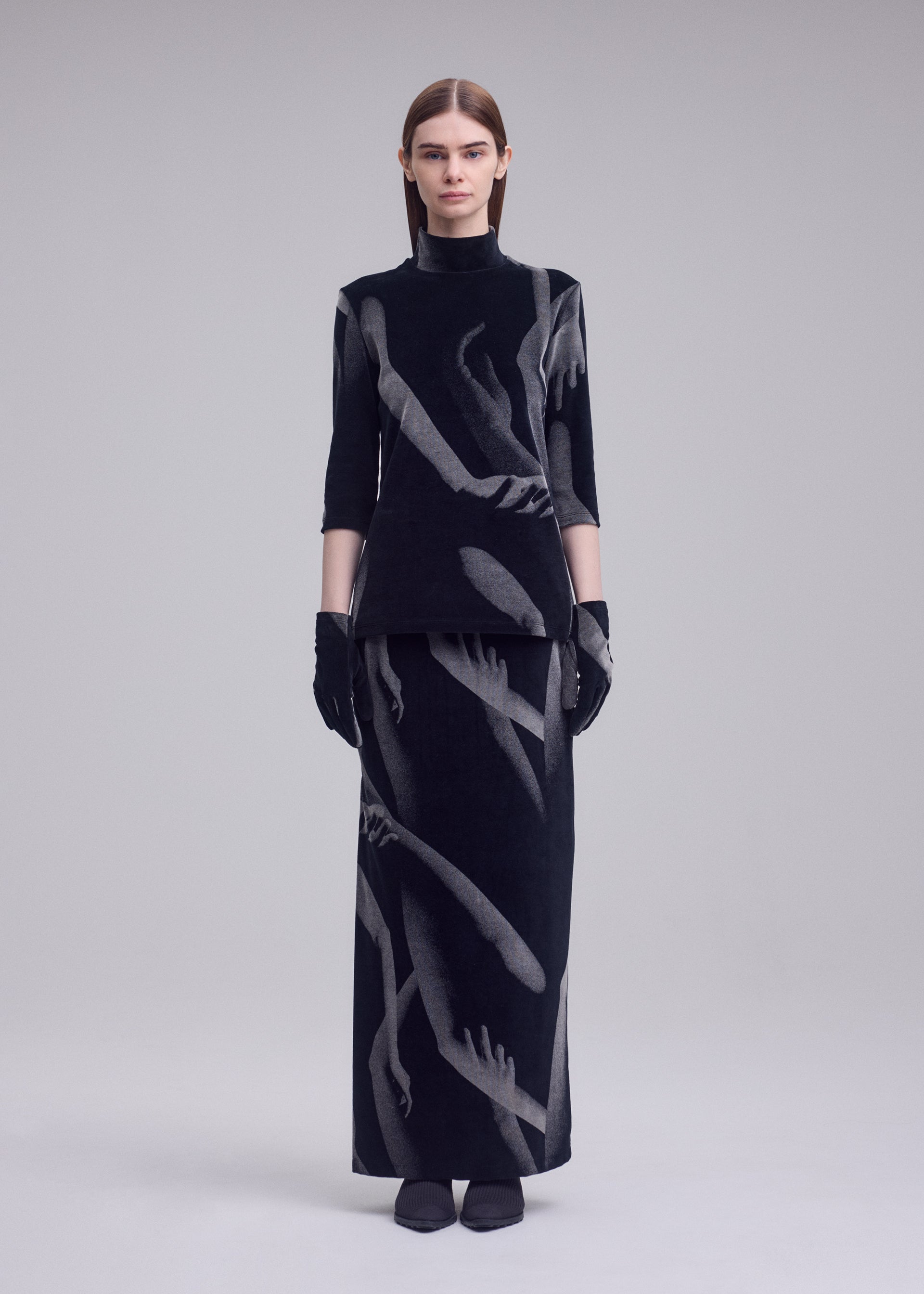 Issey Miyake Hands of Lover Velour rolák bílý vel. 2