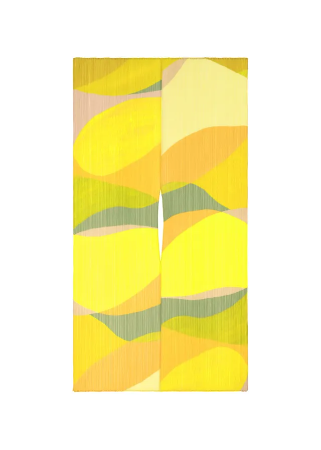 Issey Miyake Orbit Madame-T šála yellow