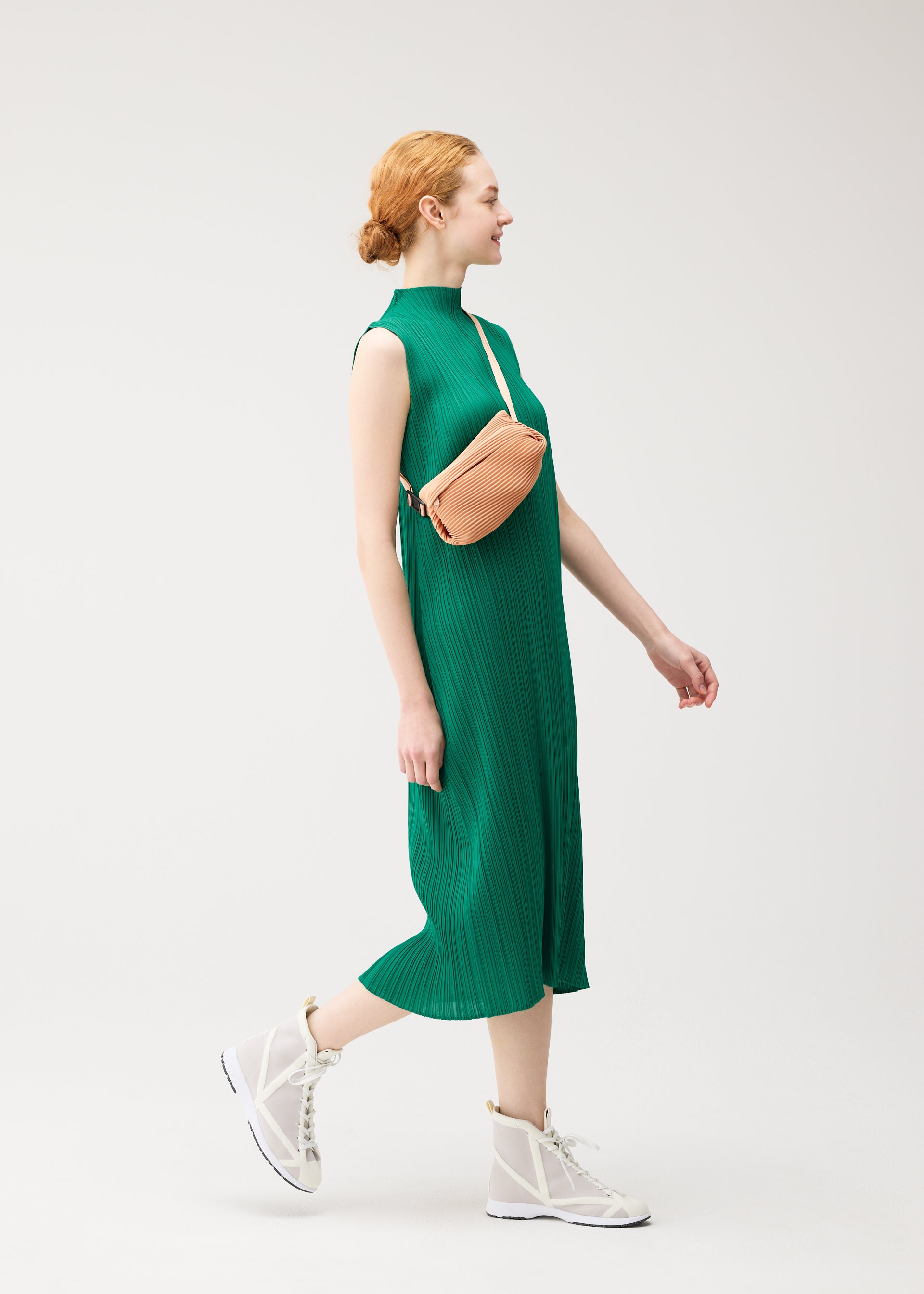 Issey Miyake Pleats Please Bias Pleats ledvinka černá plisovaná