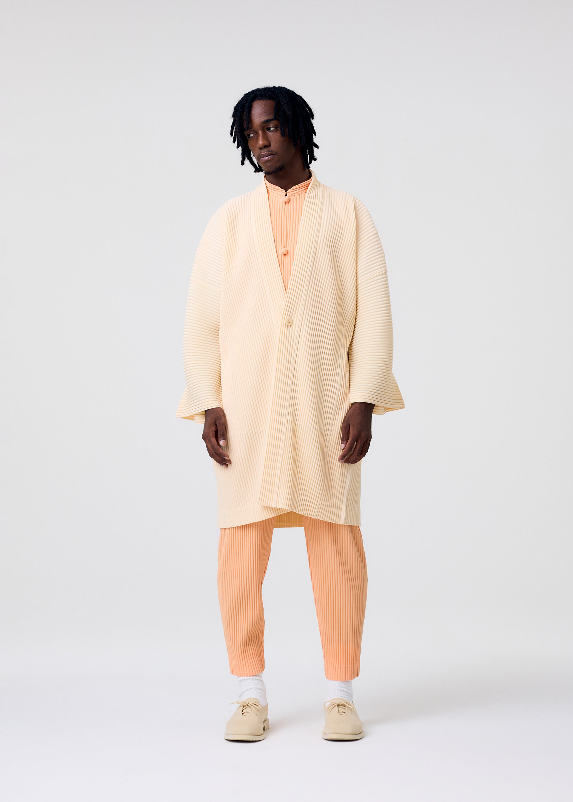 Issey Miyake Monthly Colors April bunda černá lehká