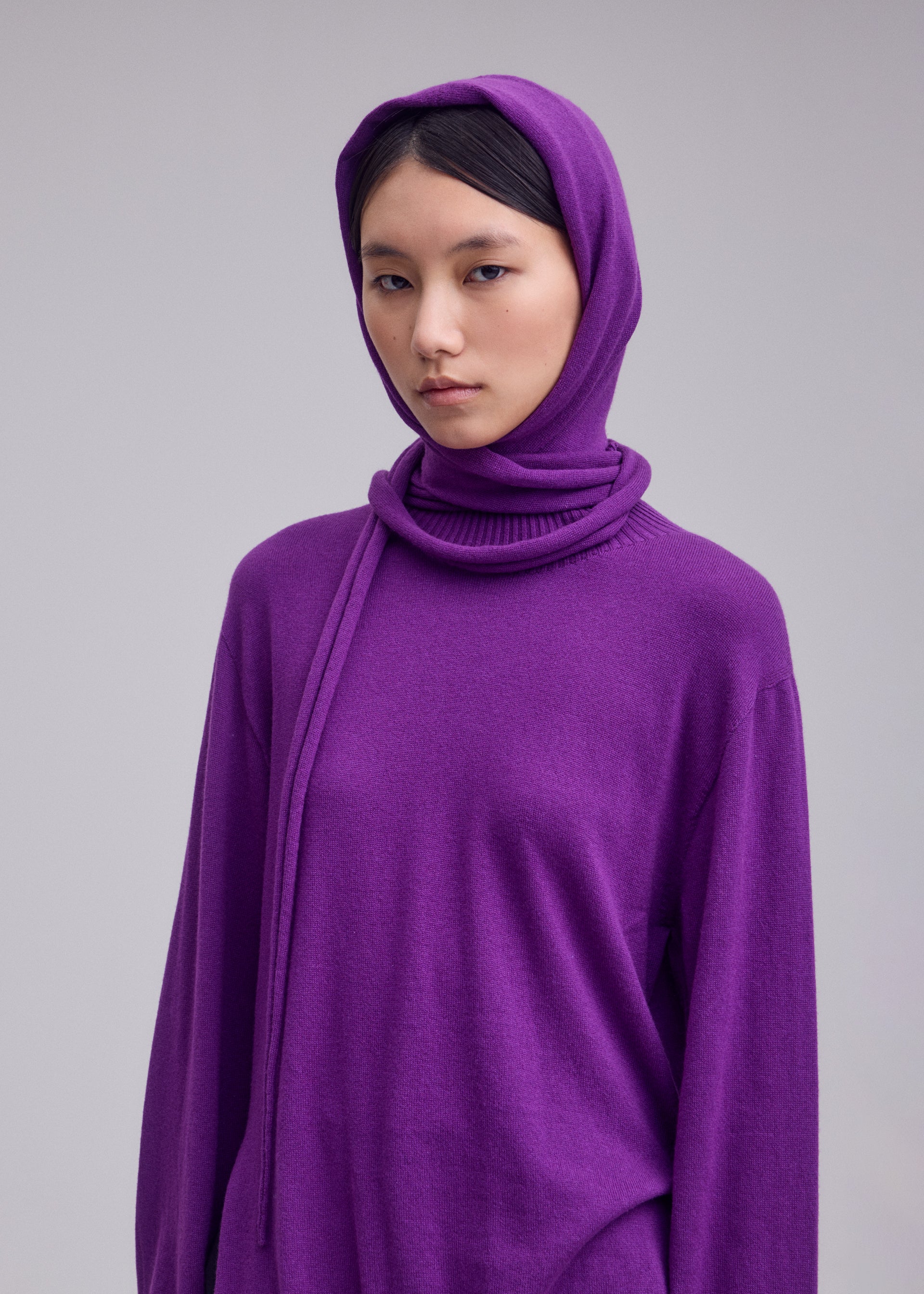 Issey Miyake Silk Cashmere Knit kukla světle šedá