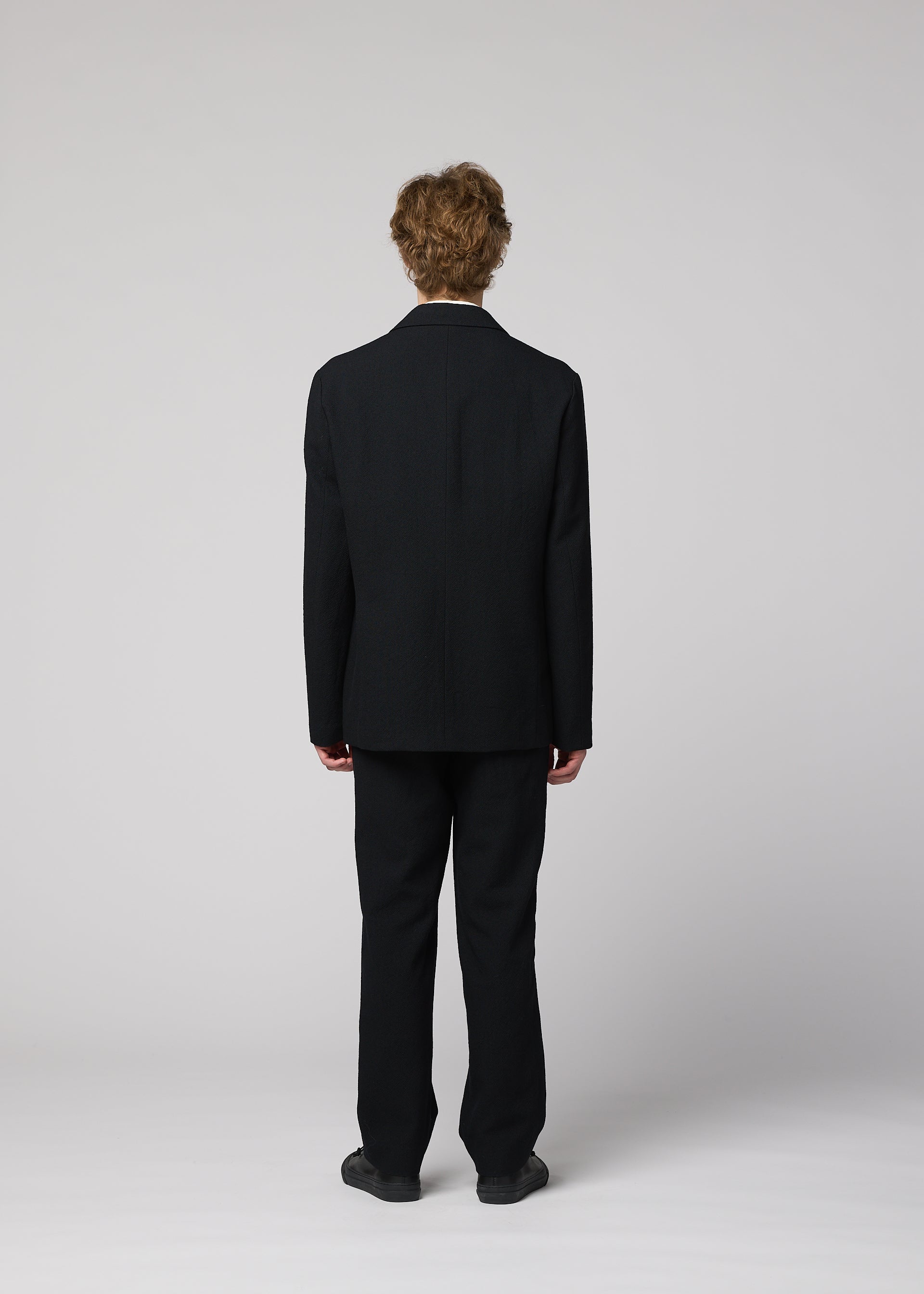 Issey Miyake Shrink Wool bunda černá 2 vlna