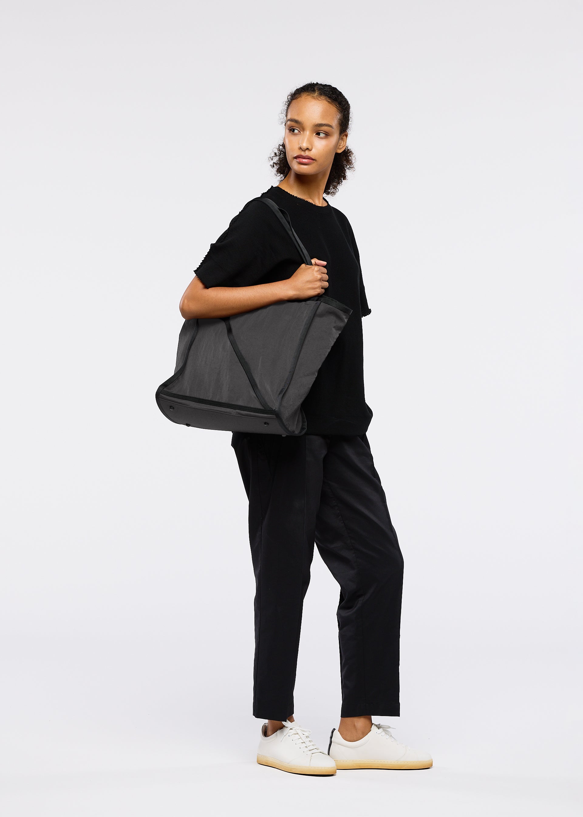 Issey Miyake Waku tote kabelka charcoal gray A4 samonosná