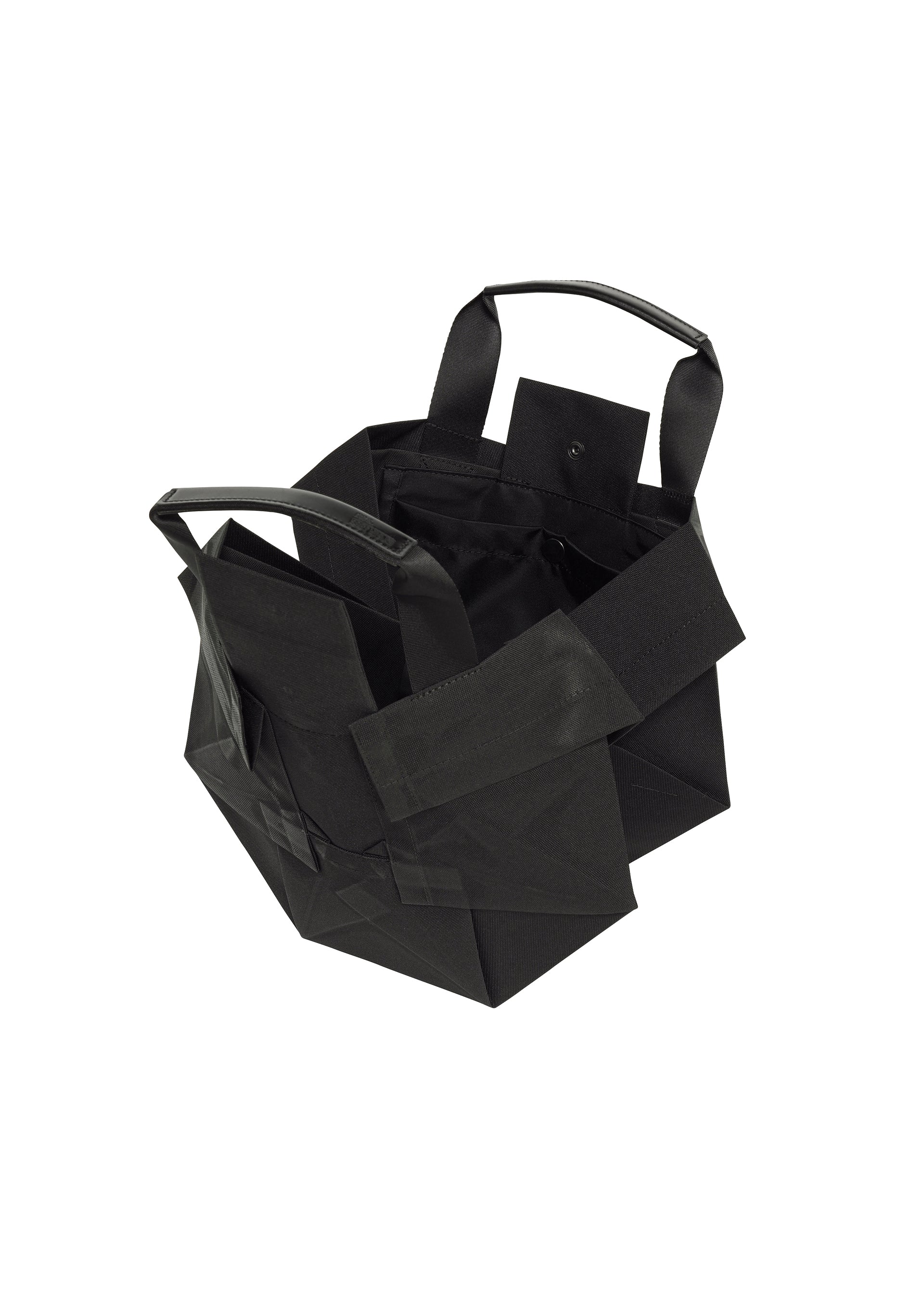 132 5. Issey Miyake No.6-BG kabelka černá luster skládací