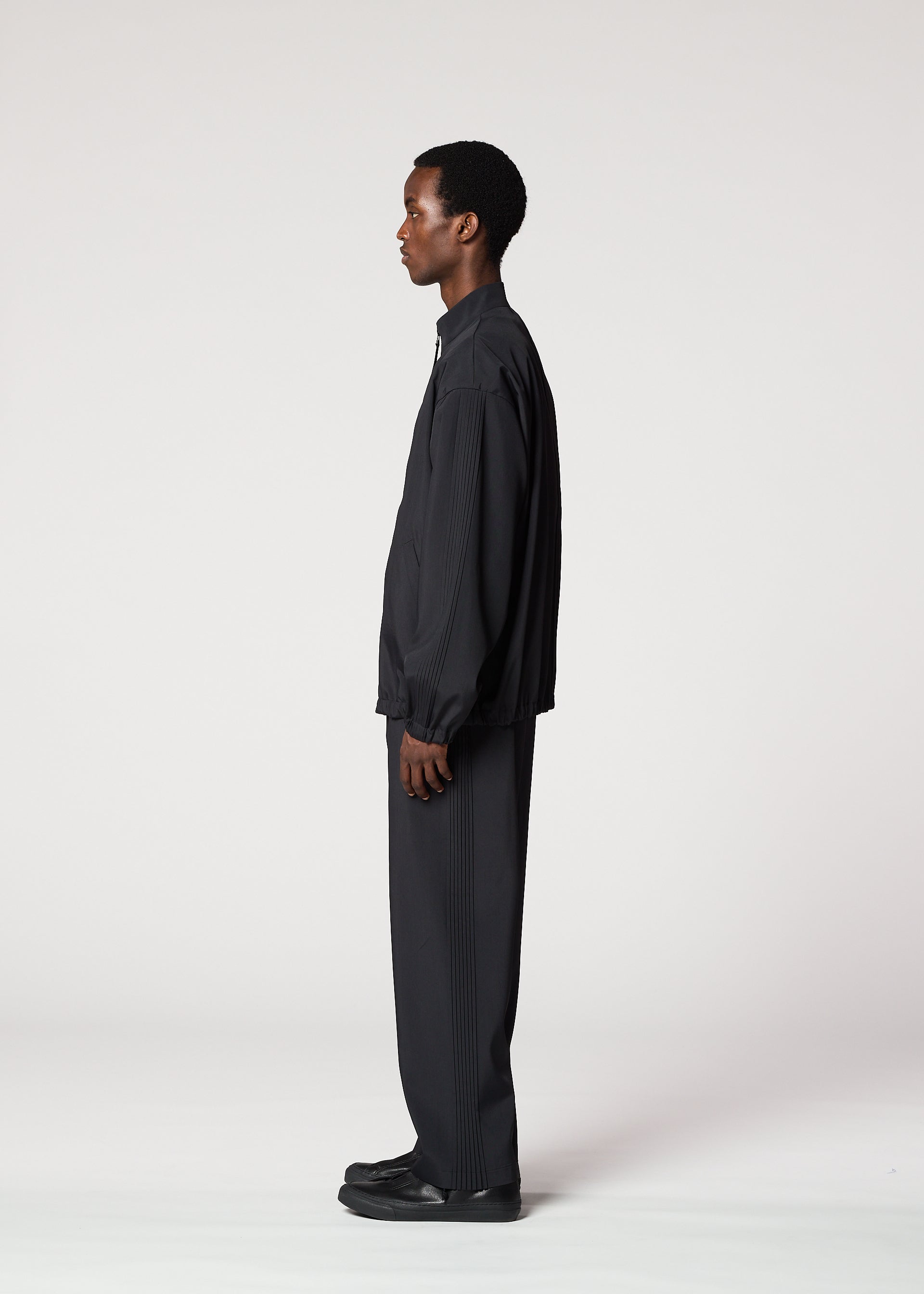Issey Miyake Air Pleats blouson bunda světle šedá lehká