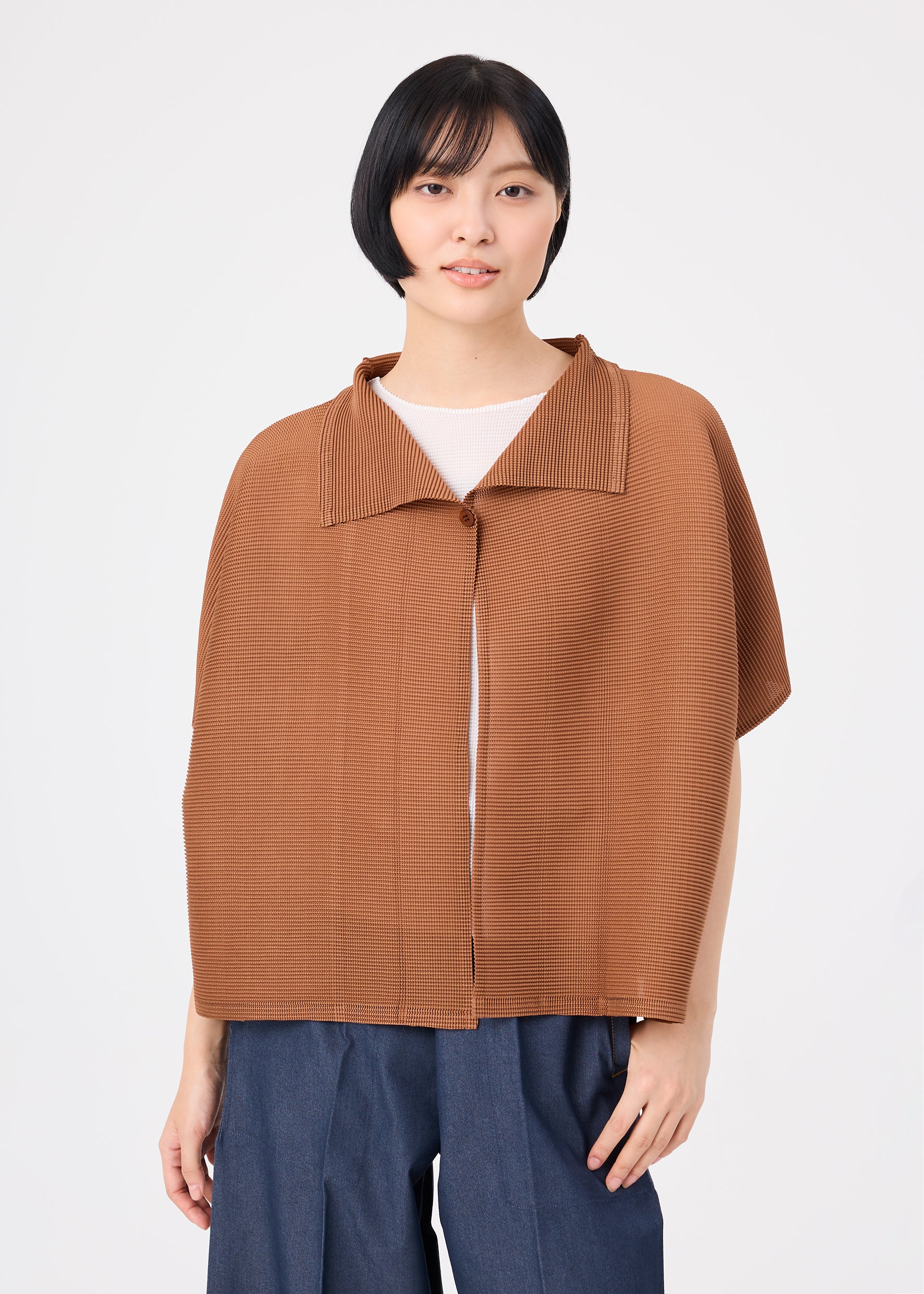Issey Miyake Square Stretch Pleats kardigan bílý