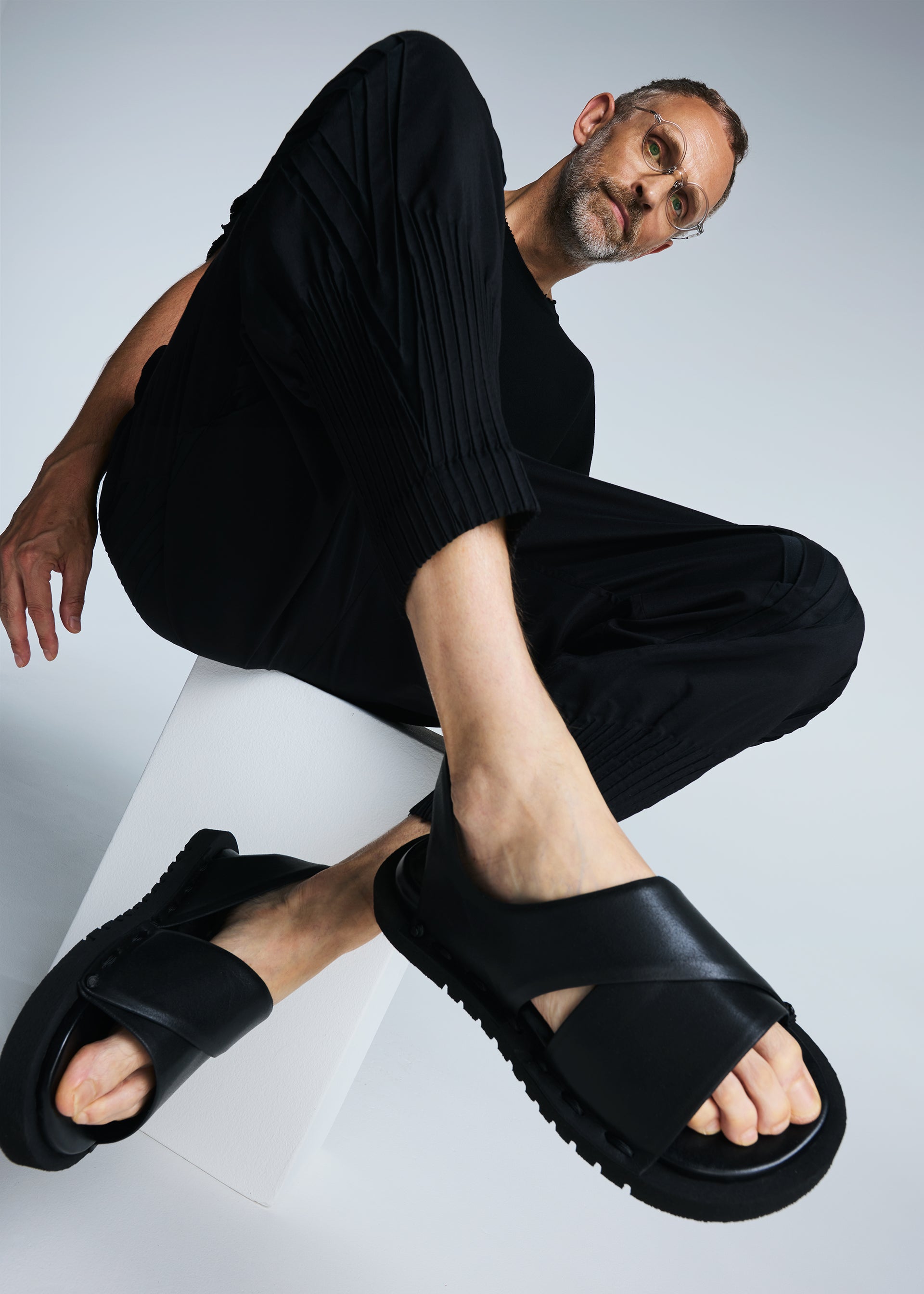 Issey Miyake Type-III Magarimono sandály černé 27,5
