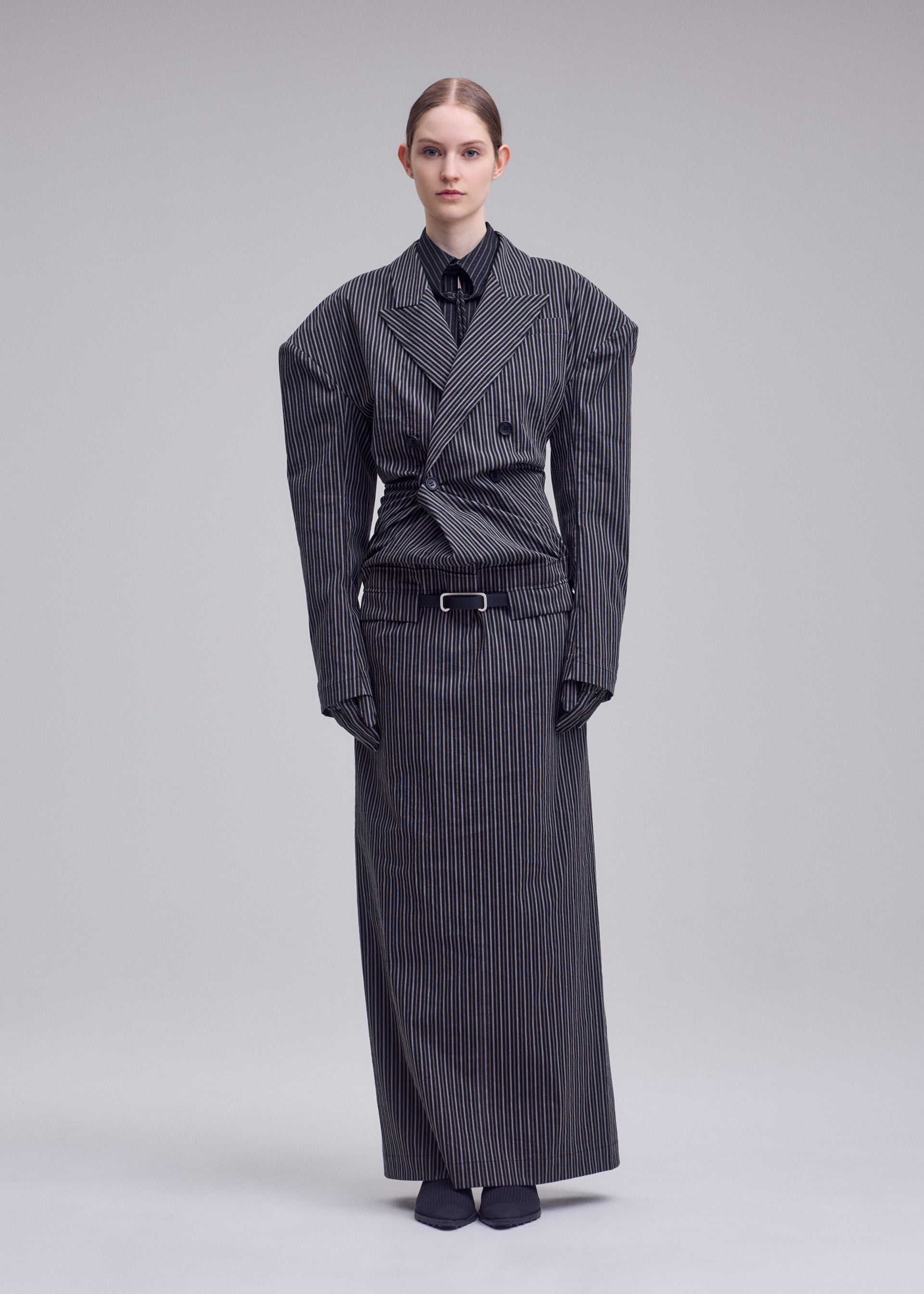 Issey Miyake Allow Stripe šaty bílé washi strečové