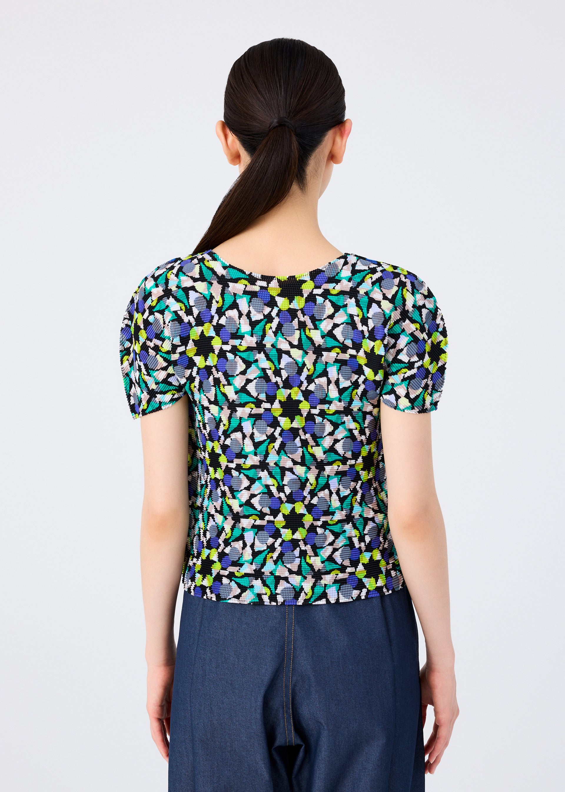 Issey Miyake KALEIDOSCOPE top bílý stretch plisé krátký rukáv
