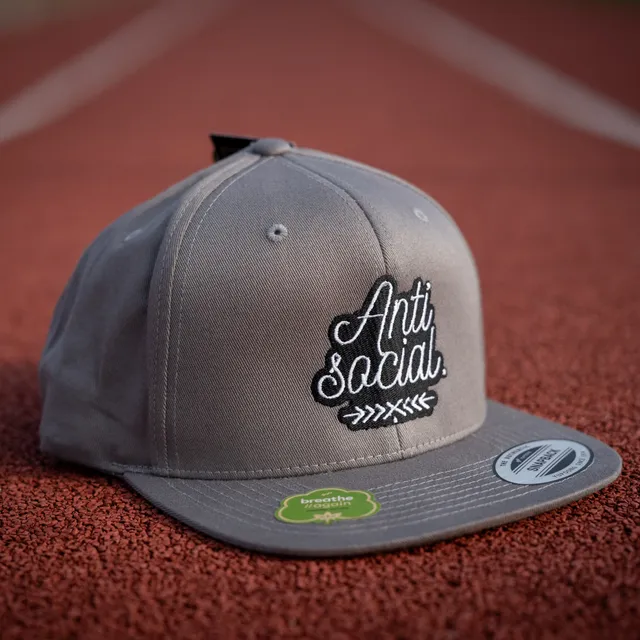 Magifešn BIO Kšiltovka snapback Antisocial z biobavlny