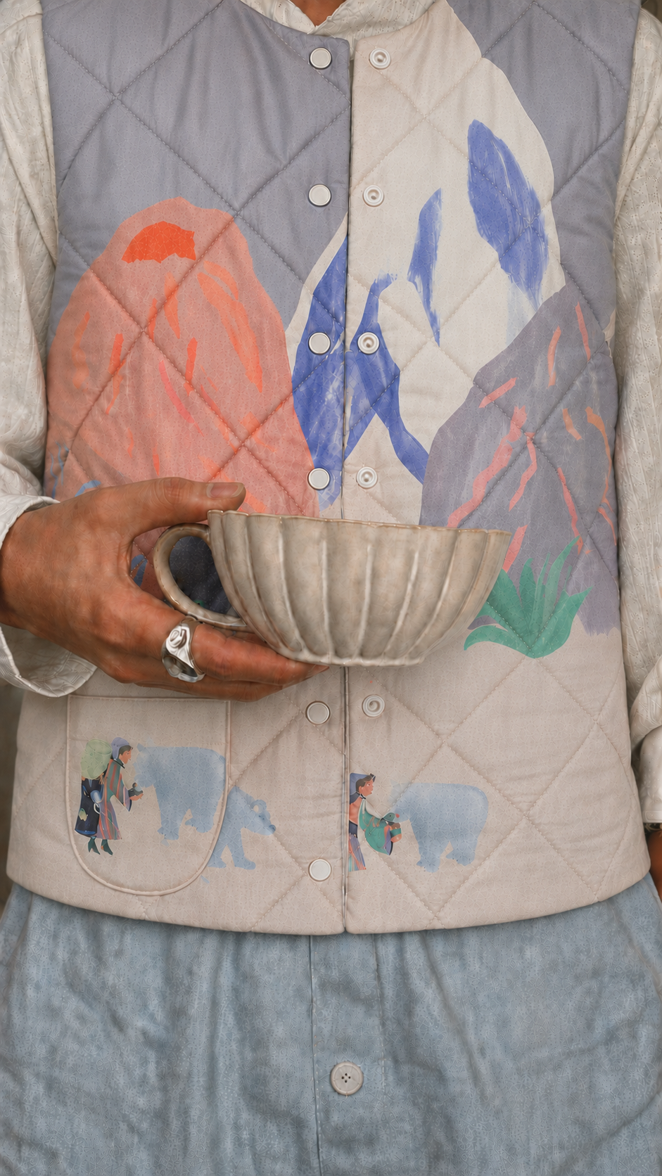 Aurelia & Zwei Frauen Art to Wear Spitsbergen vesta
