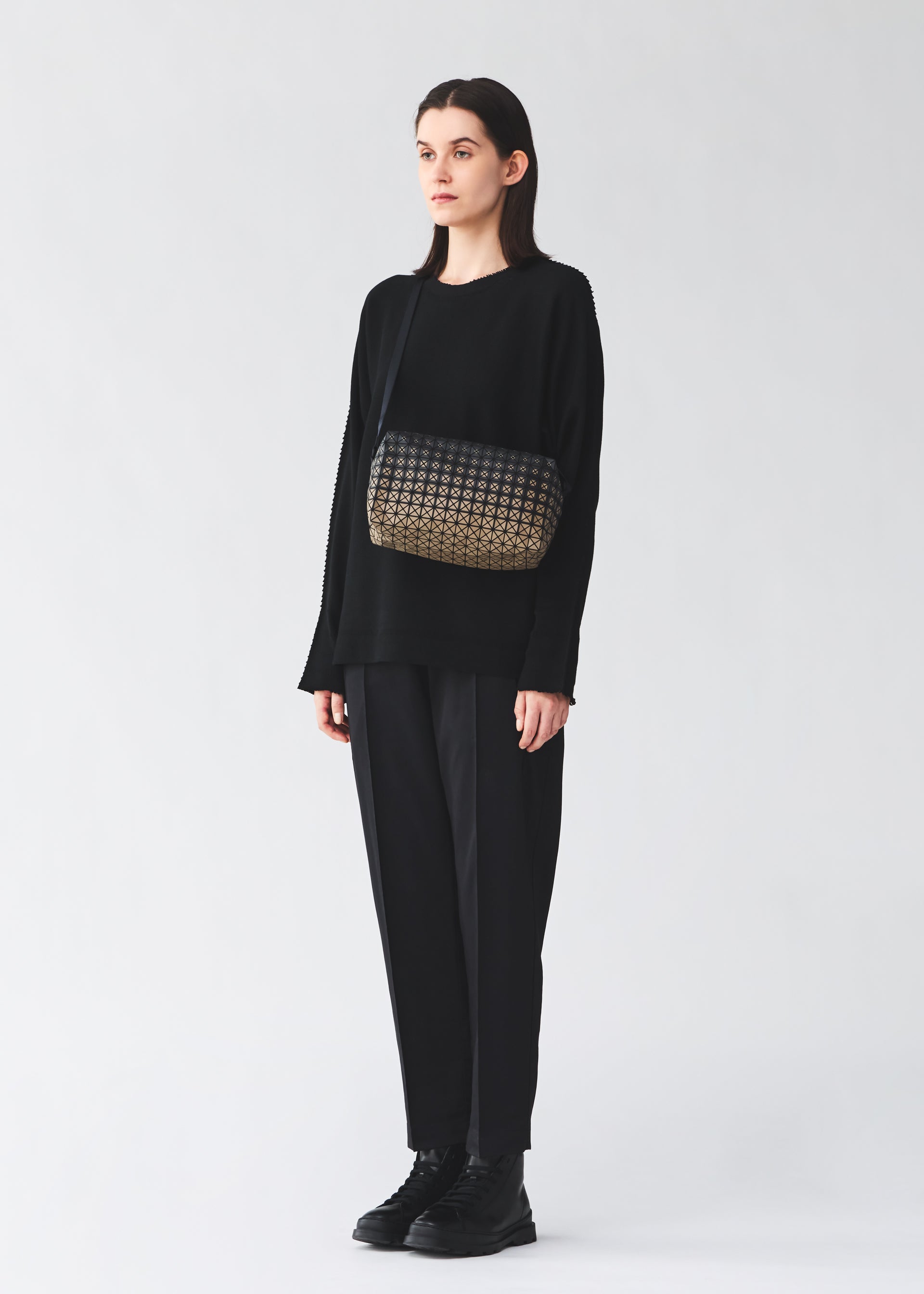 Issey Miyake Saddle BB64420 kabelka červená box