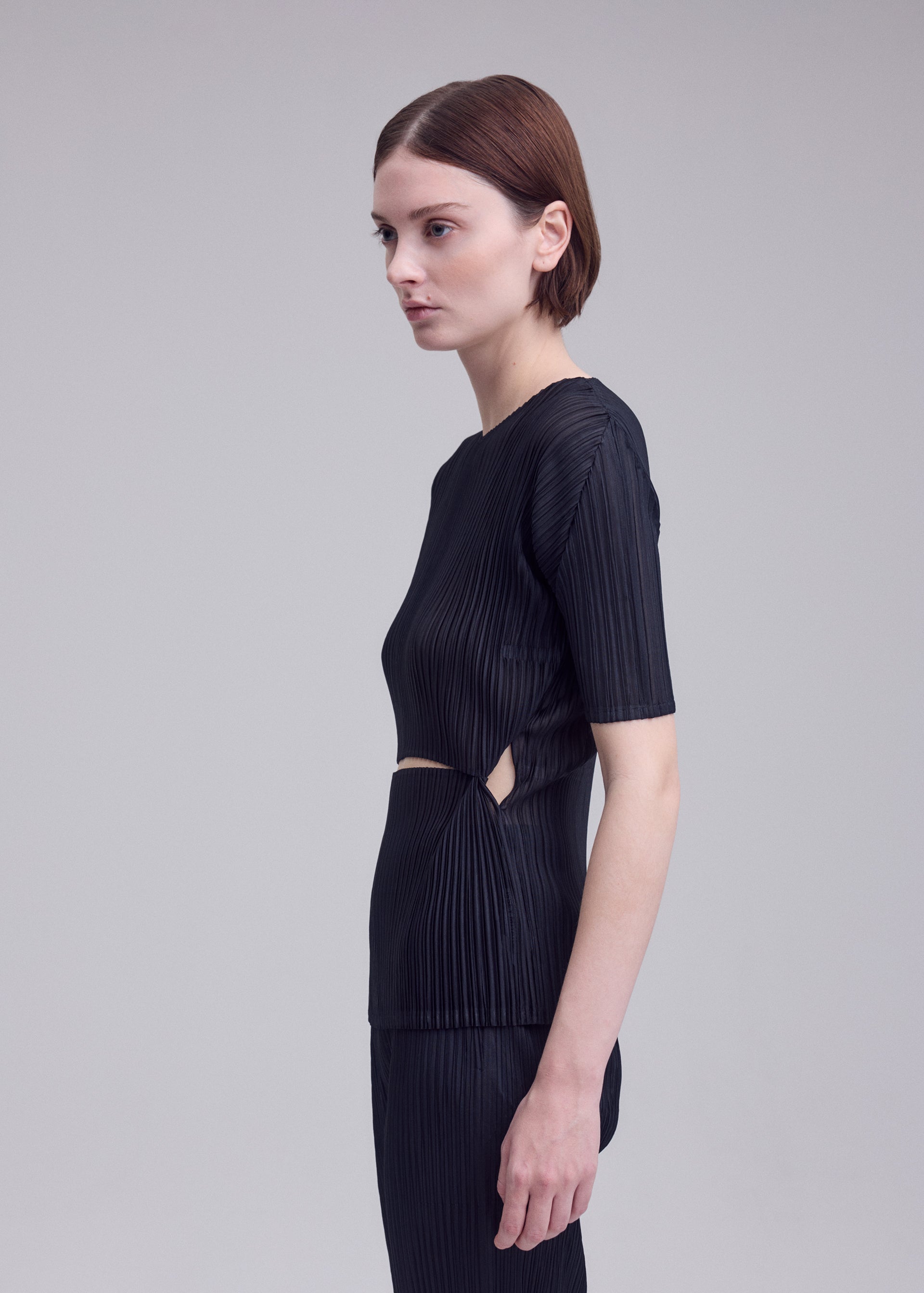 Issey Miyake Sheer Slit Pleats top černý vel. 2