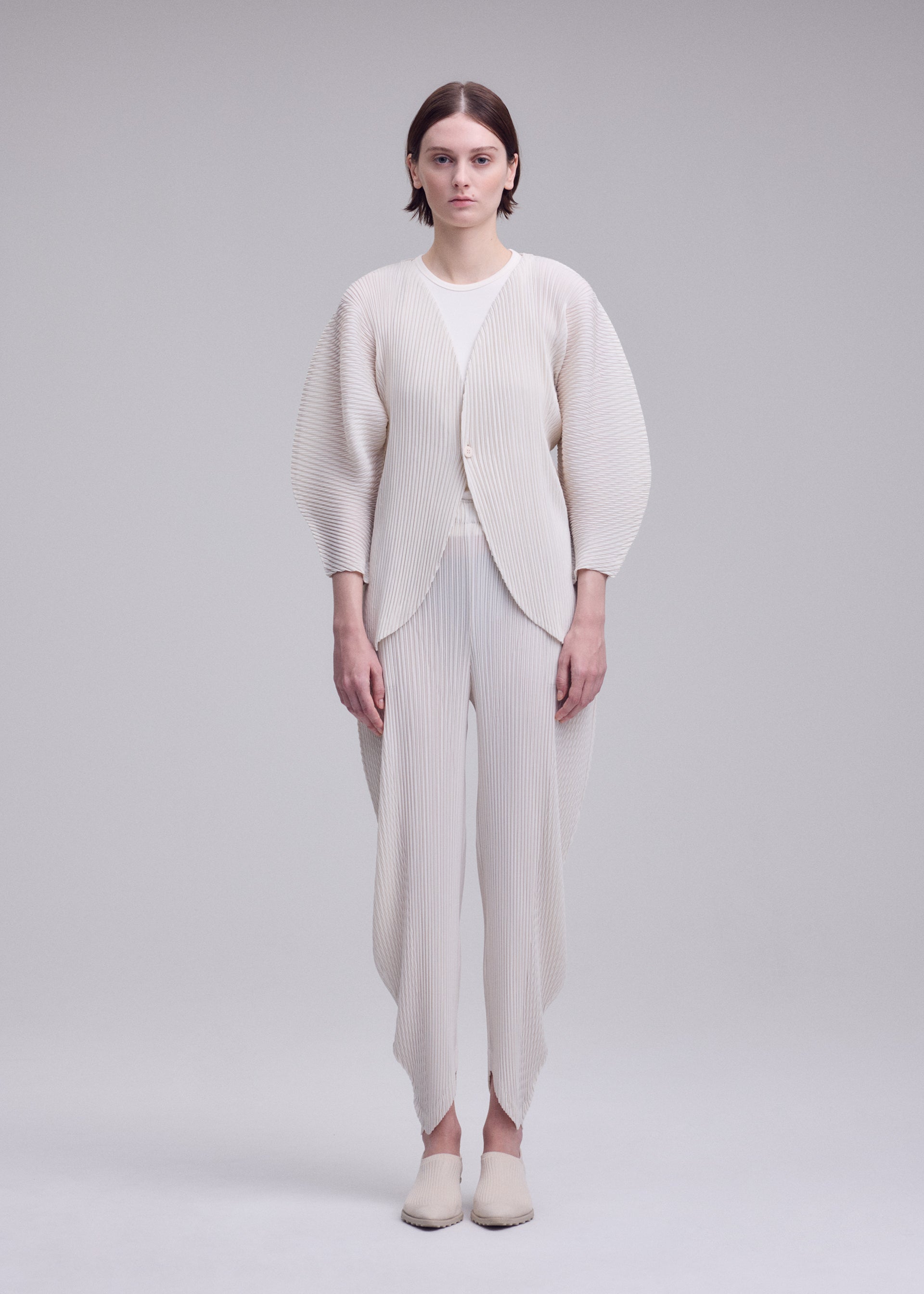 Issey Miyake Leaf Pleats kardigan Off-White listový