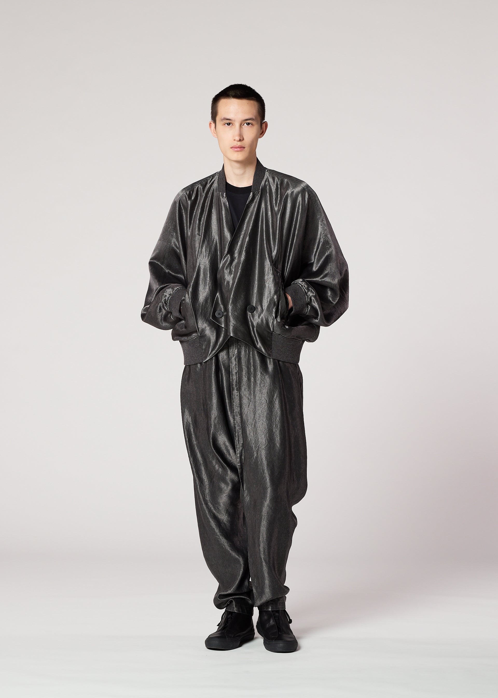 Issey Miyake Satin Wash bunda charcoal gray acetátová