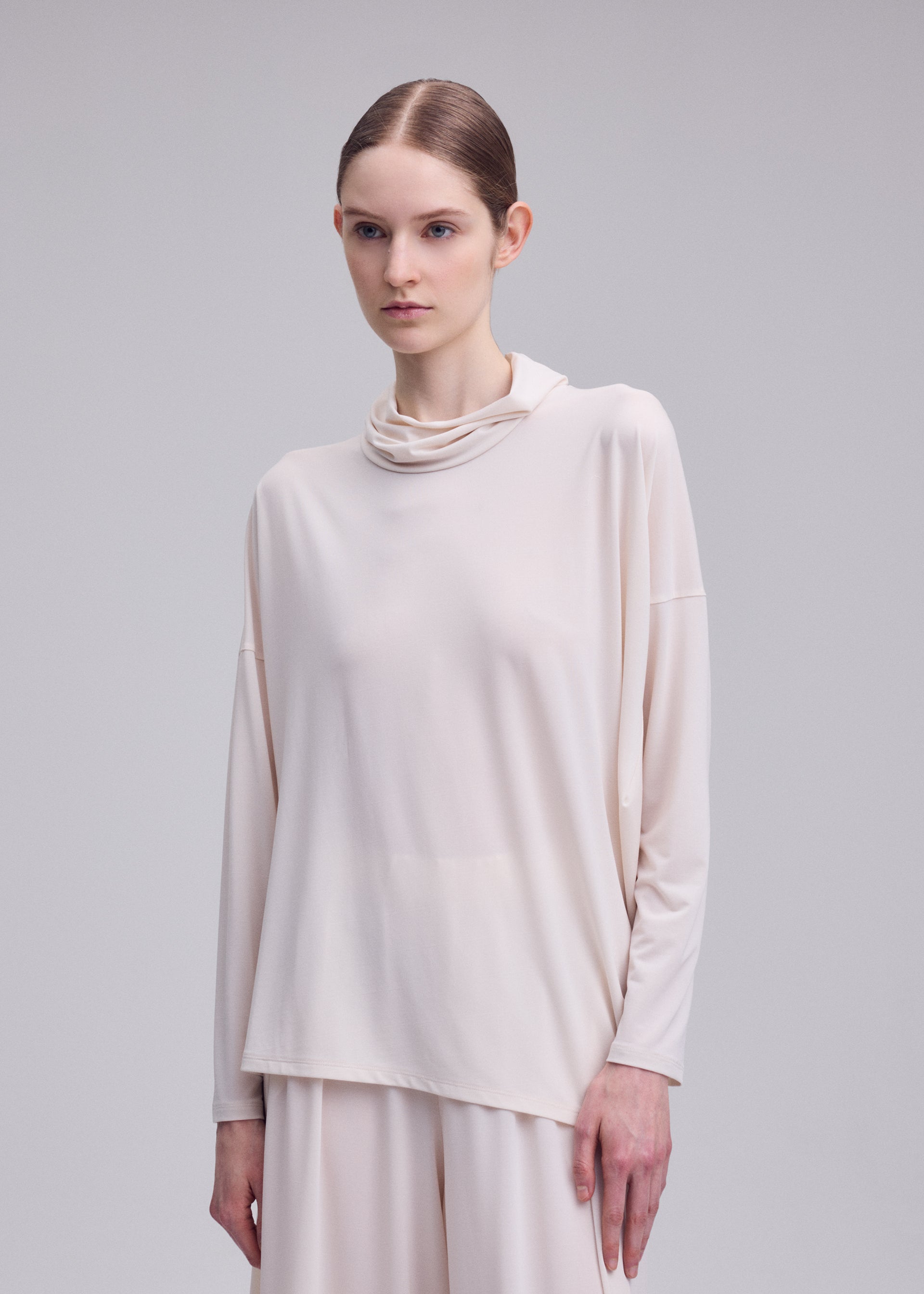 Issey Miyake DRAPE JERSEY-68 top s rolákem černý