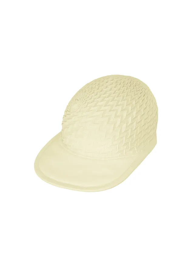 Issey Miyake Type-O Cap kšiltovka ivory geometrická