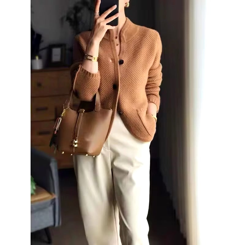 Norielle Elegant Strik kardigan s knoflíky béžový