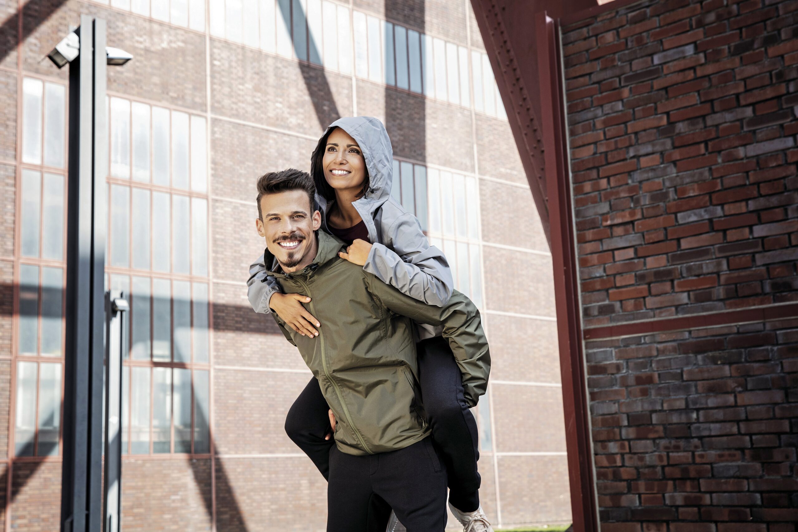 Miners Mate Hooded Windbreaker bunda s kapucí