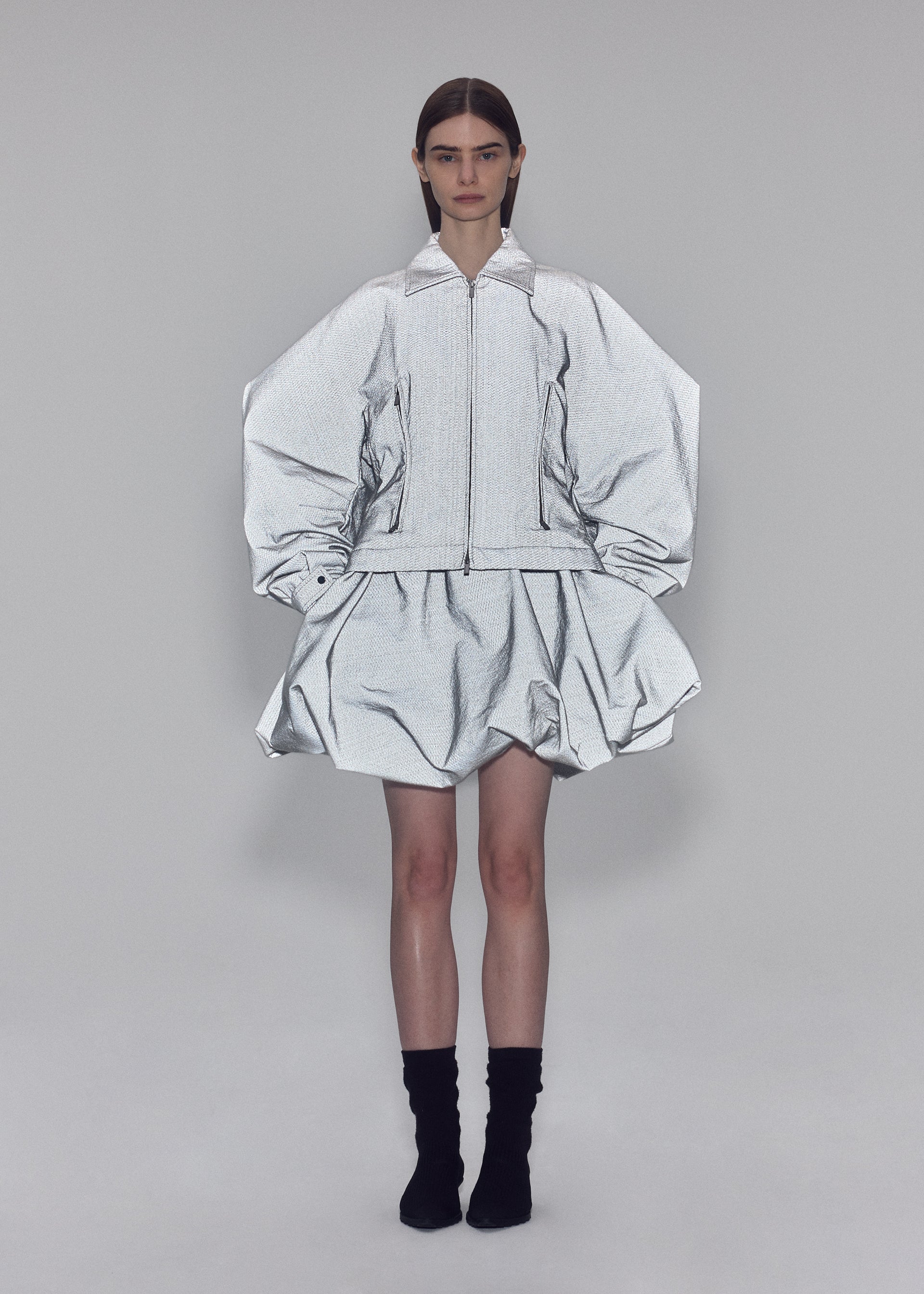 Issey Miyake Reflection bunda šedá reflexní