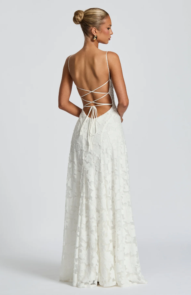 Norielle Bustier krajkové maxi šaty bez ramínek vínové