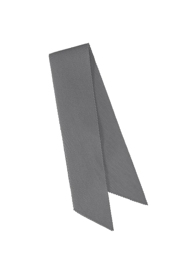 Issey Miyake Palette štola šedá plisovaná