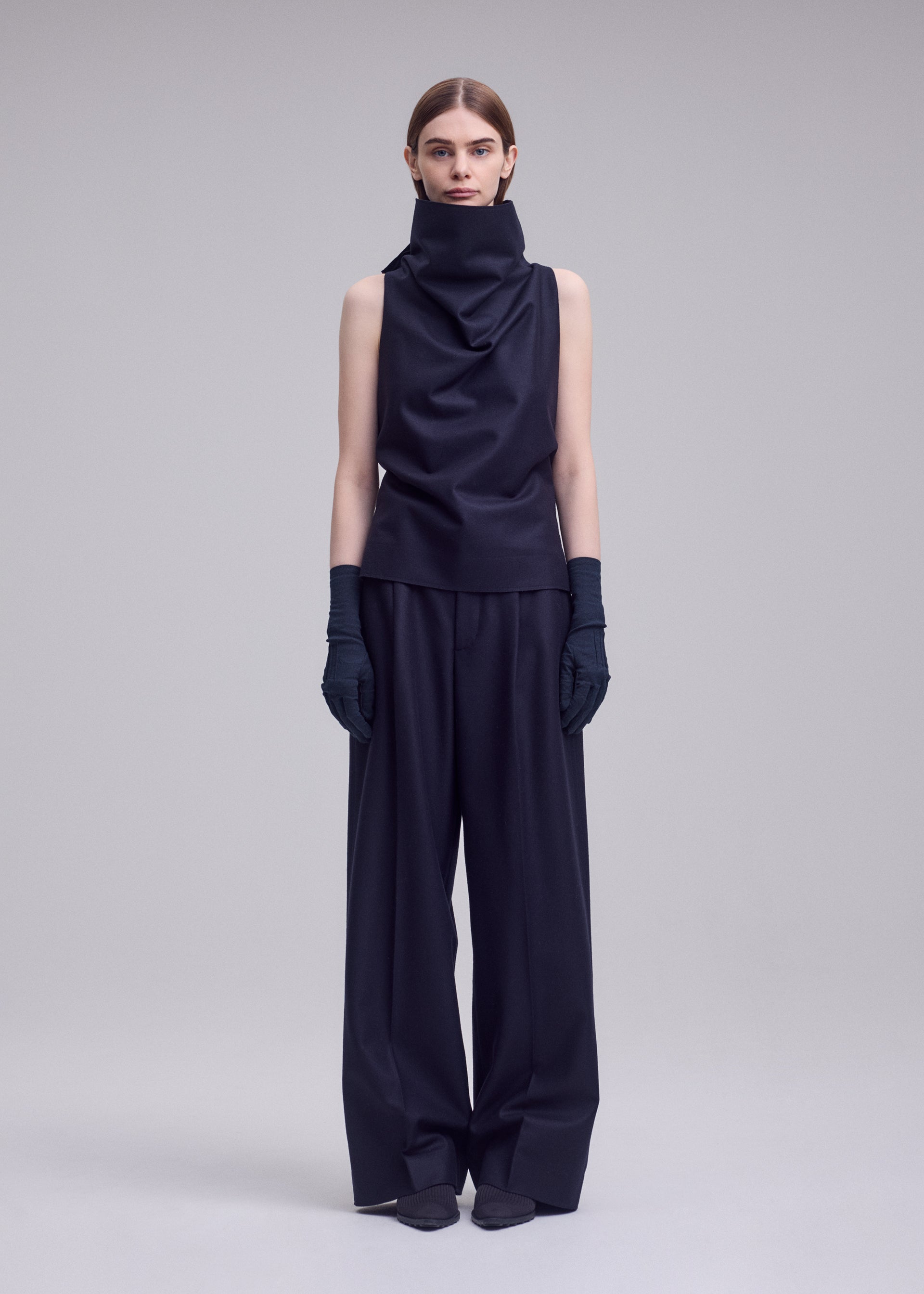 Issey Miyake Shell top bílý bez rukávů jersey