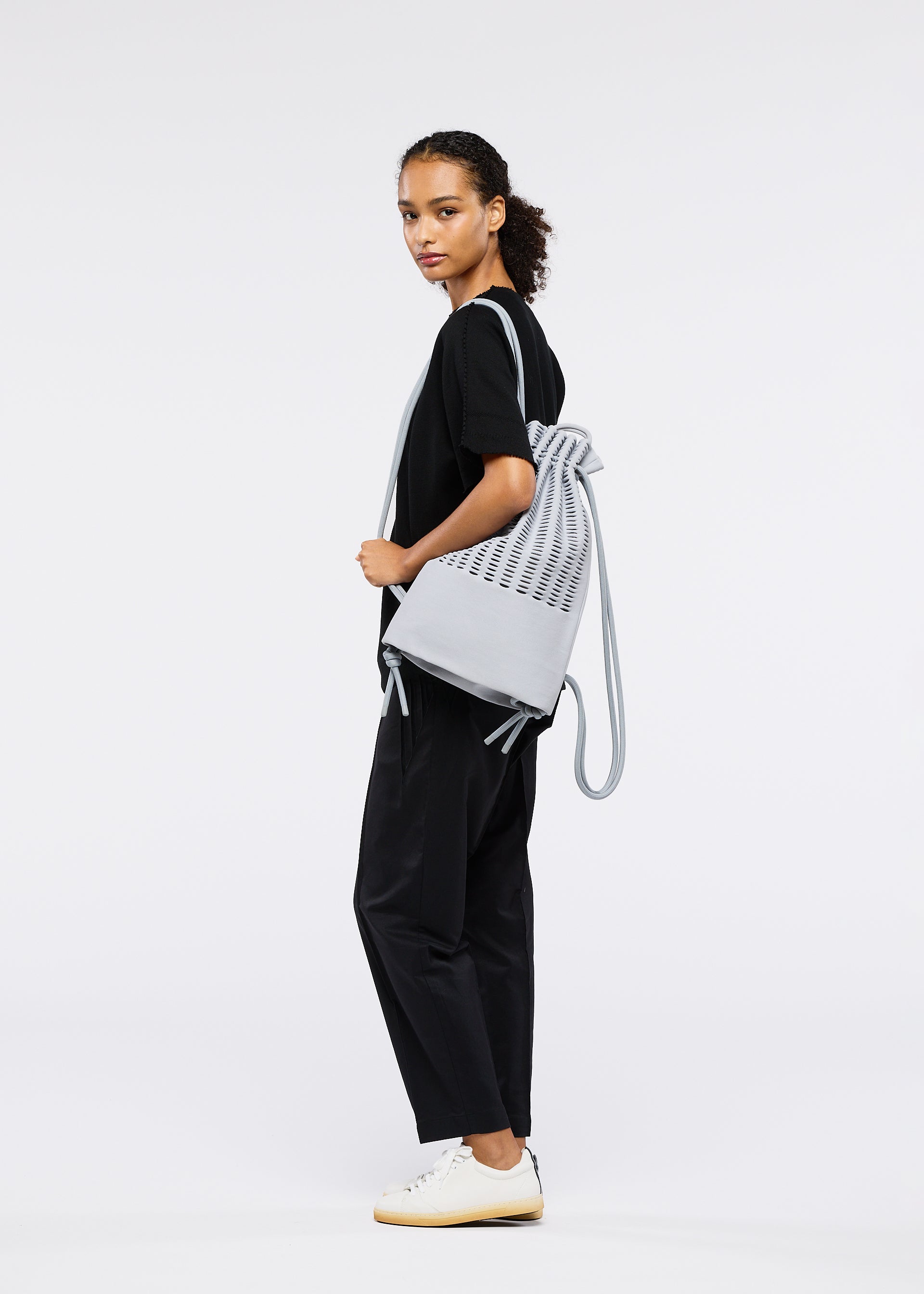 Issey Miyake Mokko Knapsack batoh černý lehký pletený