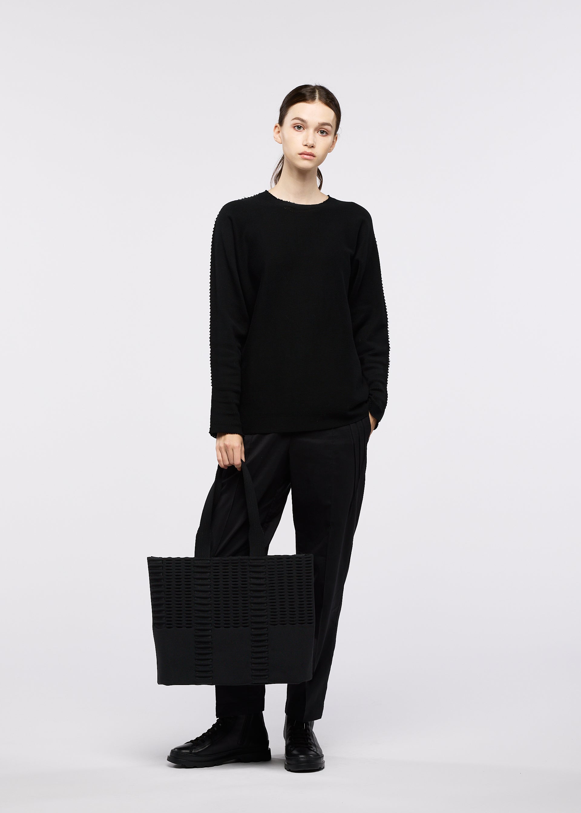 Issey Miyake Mokko Mono tote černá na notebook