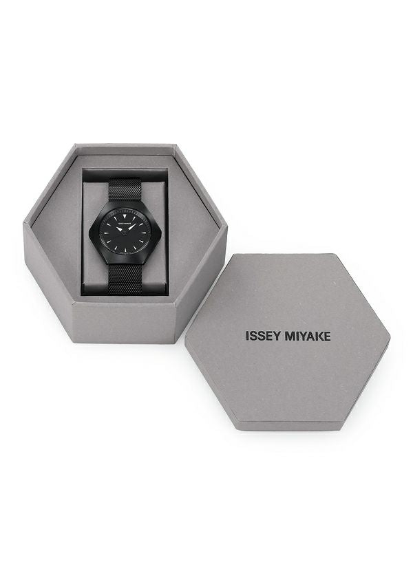 Issey Miyake ROKU hodinky černé šestihranné